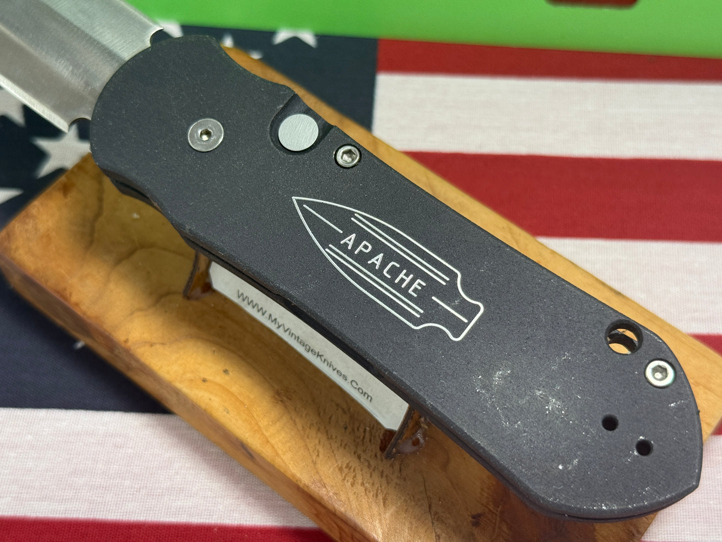 DALTON, ROB CUSTOM AUTOMATIC KNIFE 1998-2010 SIDE OPENING APACHE DCC TACTICAL AUTOMATIC KNIFE BLACK METAL HANDLES