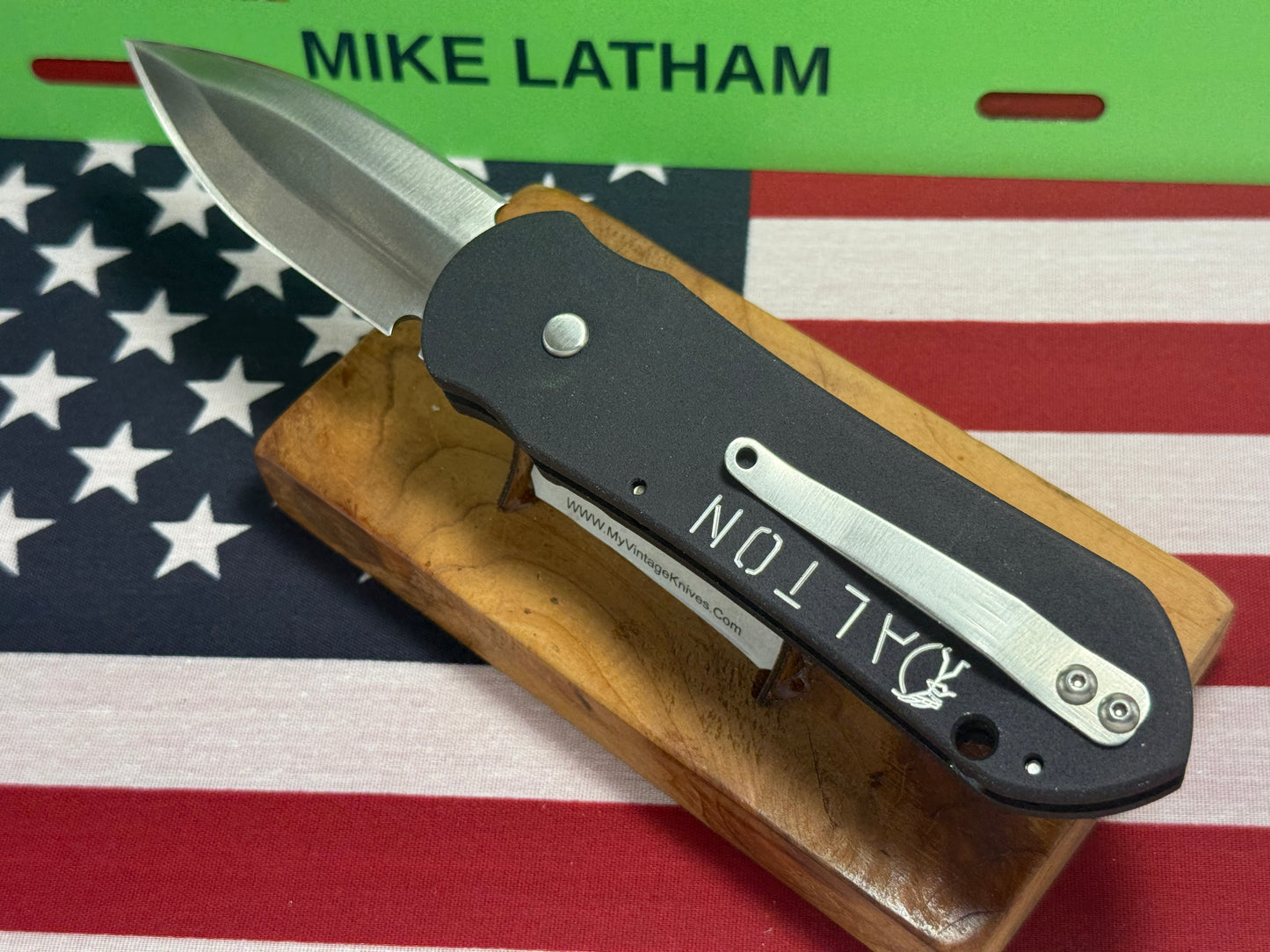 DALTON, ROB CUSTOM AUTOMATIC KNIFE 1998-2010 SIDE OPENING APACHE DCC TACTICAL AUTOMATIC KNIFE BLACK METAL HANDLES