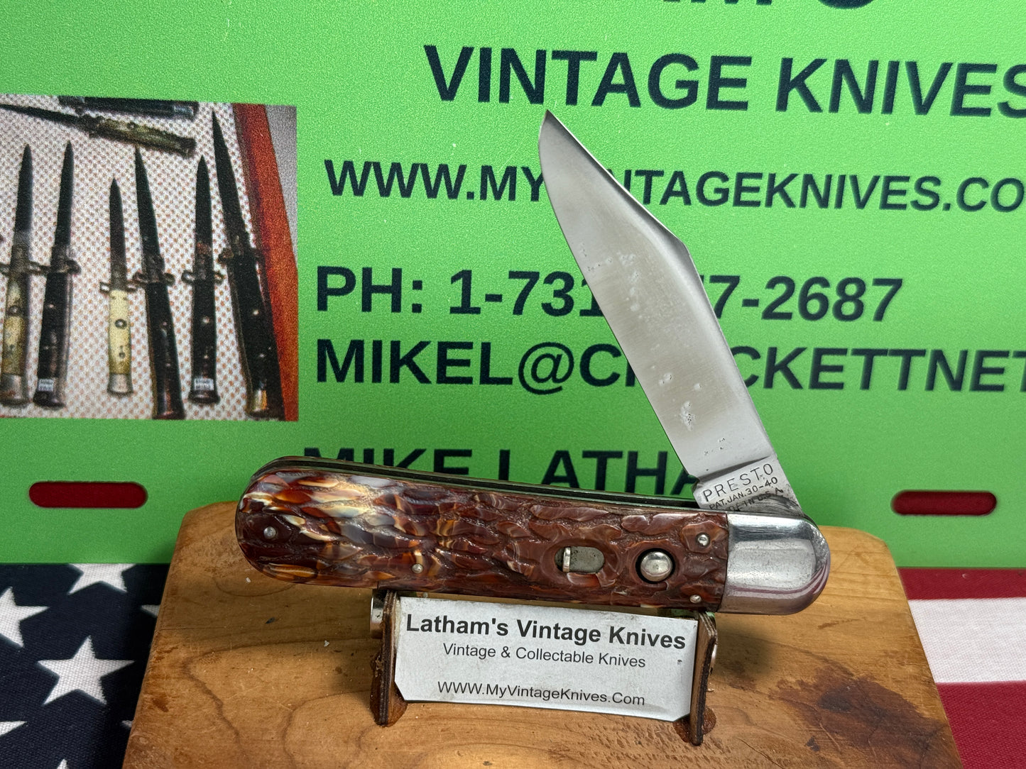 PRESTO GEO. SCHRADE KNIFE CO. BRIDGEPORT CONN. 1940-57 MEDIUM HUNTER 4 1/8" VINTAGE AMERICAN AUTOMATIC KNIFE RED WORMED COMPOSITION HANDLES