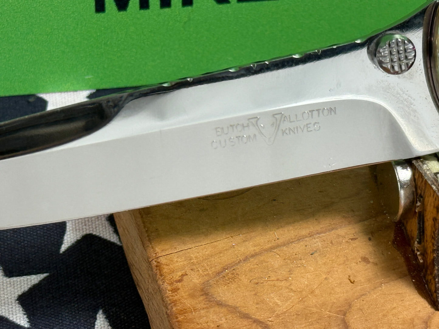 VALLOTTON, BUTCH CUSTOM KNIVES USA/ORGEON 2001-2008 ERA LARGE HUNTER "SPRING ASSIST ACTION" CUSTOM AUTOMATIC KNIFE PEARL HANDLES ABAOLONE BOLSTERS