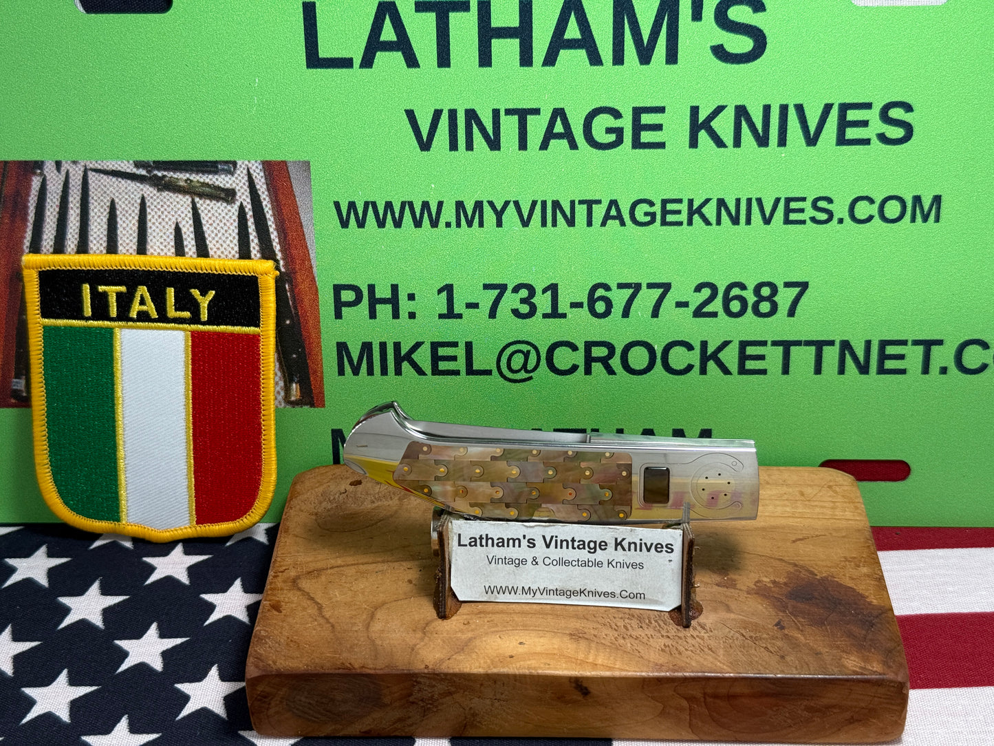 ESPOSITO, EMMANUEL ITALY CUSTOM KNIVES 2020 C-LOCK FOLDER S/N 001 BUTTON RELEASE CUSTOM AUTOMATIC KNIFE MOSAIC INLAY BLACK & GOLD PEARL HANDLES