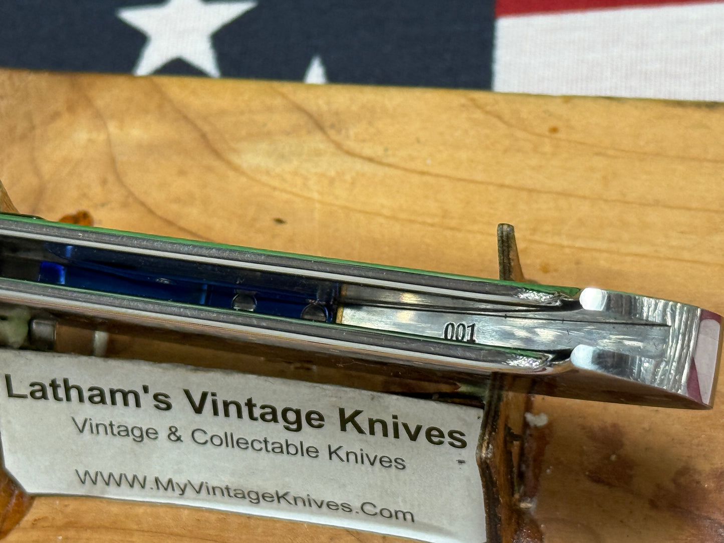 ESPOSITO, EMMANUEL ITALY CUSTOM KNIVES 2020 C-LOCK FOLDER S/N 001 BUTTON RELEASE CUSTOM AUTOMATIC KNIFE MOSAIC INLAY BLACK & GOLD PEARL HANDLES