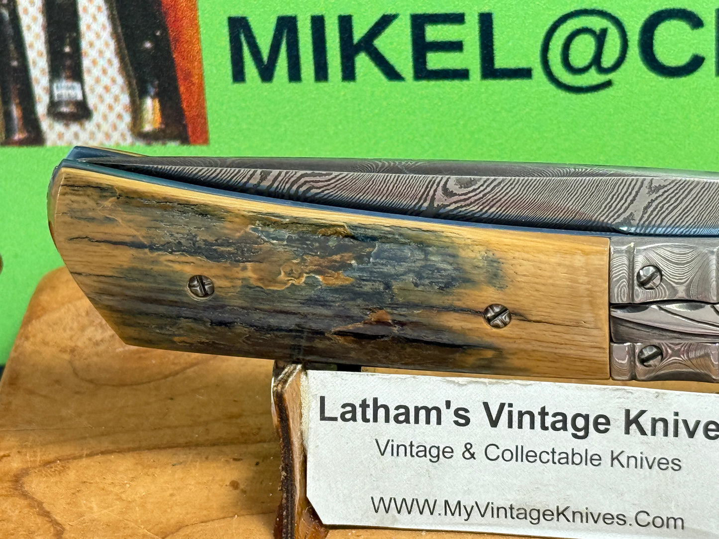 WILLIAMS, JASON CUSTOM KNIVES 2001-2003 ERA MEDIUM HUNTER DAMACUS STEEL CUSTOM AUTOMATIC KNIFE MAMMOTH IVORY BARK SCALES