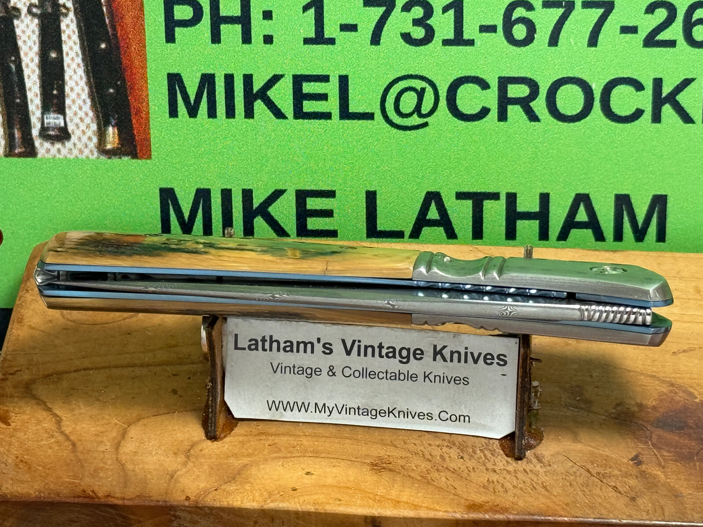 WILLIAMS, JASON CUSTOM KNIVES 2001-2003 ERA MEDIUM HUNTER DAMACUS STEEL CUSTOM AUTOMATIC KNIFE MAMMOTH IVORY BARK SCALES