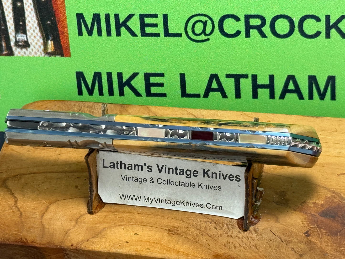 WILLIAMS, JASON CUSTOM KNIVES 2001-2003 ERA MEDIUM HUNTER DAMACUS STEEL CUSTOM AUTOMATIC KNIFE MAMMOTH IVORY BARK SCALES