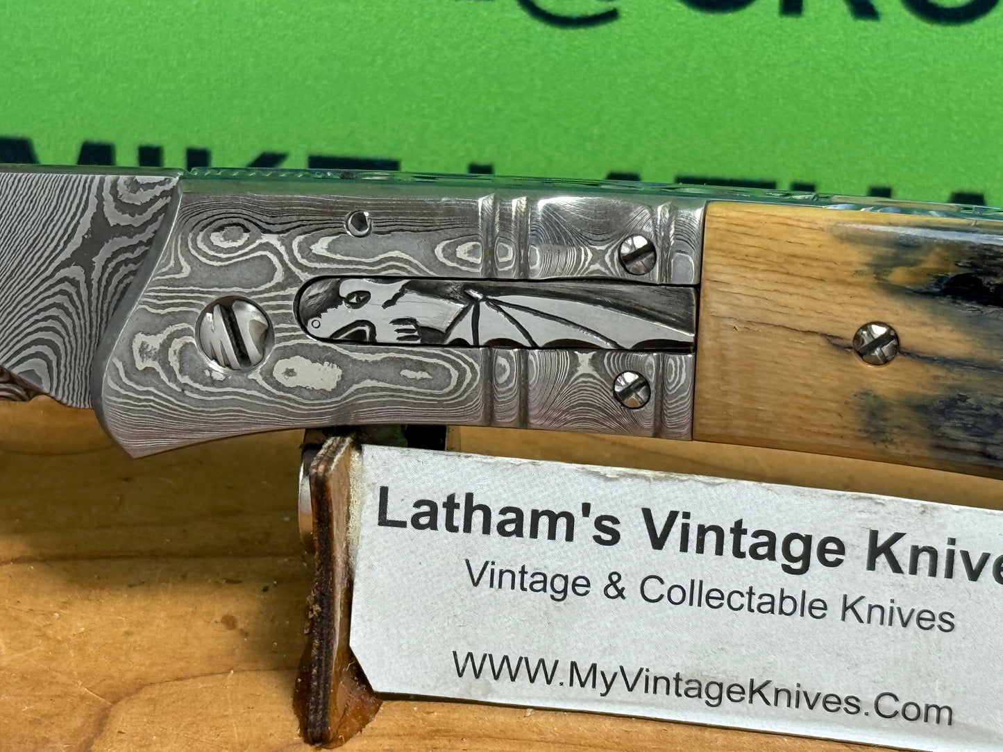 WILLIAMS, JASON CUSTOM KNIVES 2001-2003 ERA MEDIUM HUNTER DAMACUS STEEL CUSTOM AUTOMATIC KNIFE MAMMOTH IVORY BARK SCALES