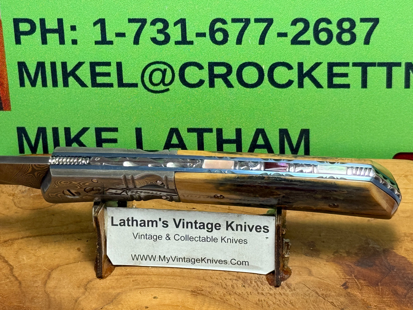 WILLIAMS, JASON CUSTOM KNIVES 2001-2003 ERA MEDIUM HUNTER DAMACUS STEEL CUSTOM AUTOMATIC KNIFE MAMMOTH IVORY BARK SCALES