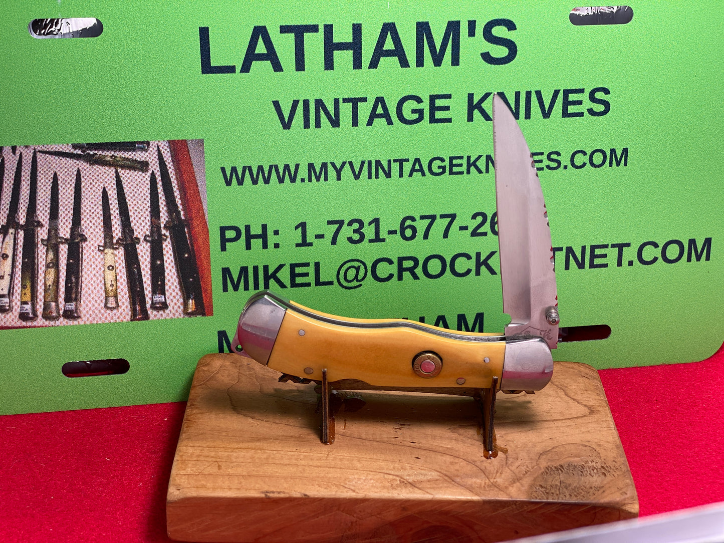 T BAR K KNIVES TEXAS MIKE FISHER "TANK" 1998-2008 CUSTOM AUTOMATIC DOUBLE ACTION HUNTER CUSTOM AUTOMATIC KNIFE YELLOW MICARTA HANDLES