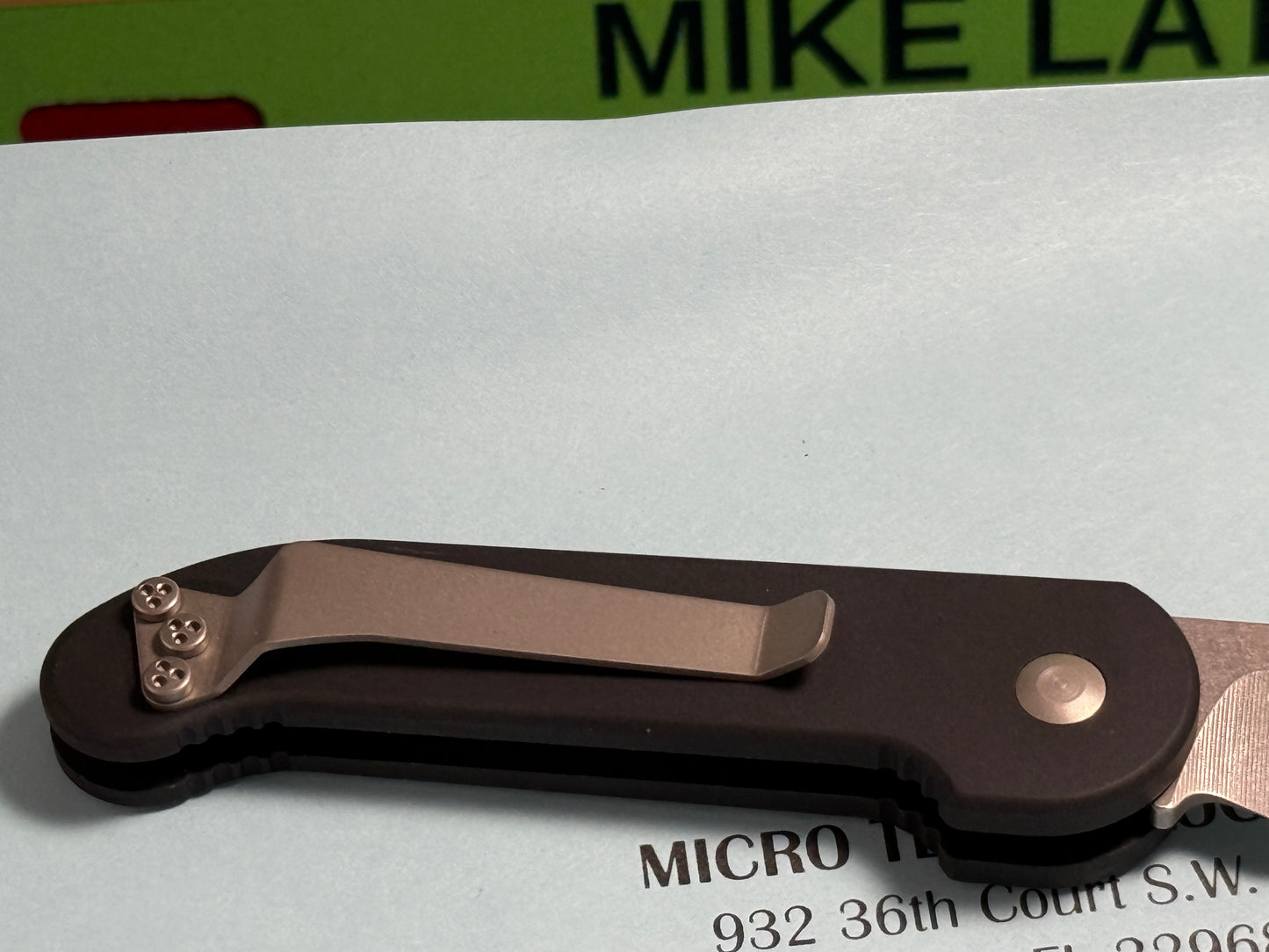 MICROTECH USA 03/2005 TACTICAL MINI U.M.S. STONEWASH PLAIN S/N 1256 TACTICAL AUTOMATIC KNIFE BLACK METAL HANDLES