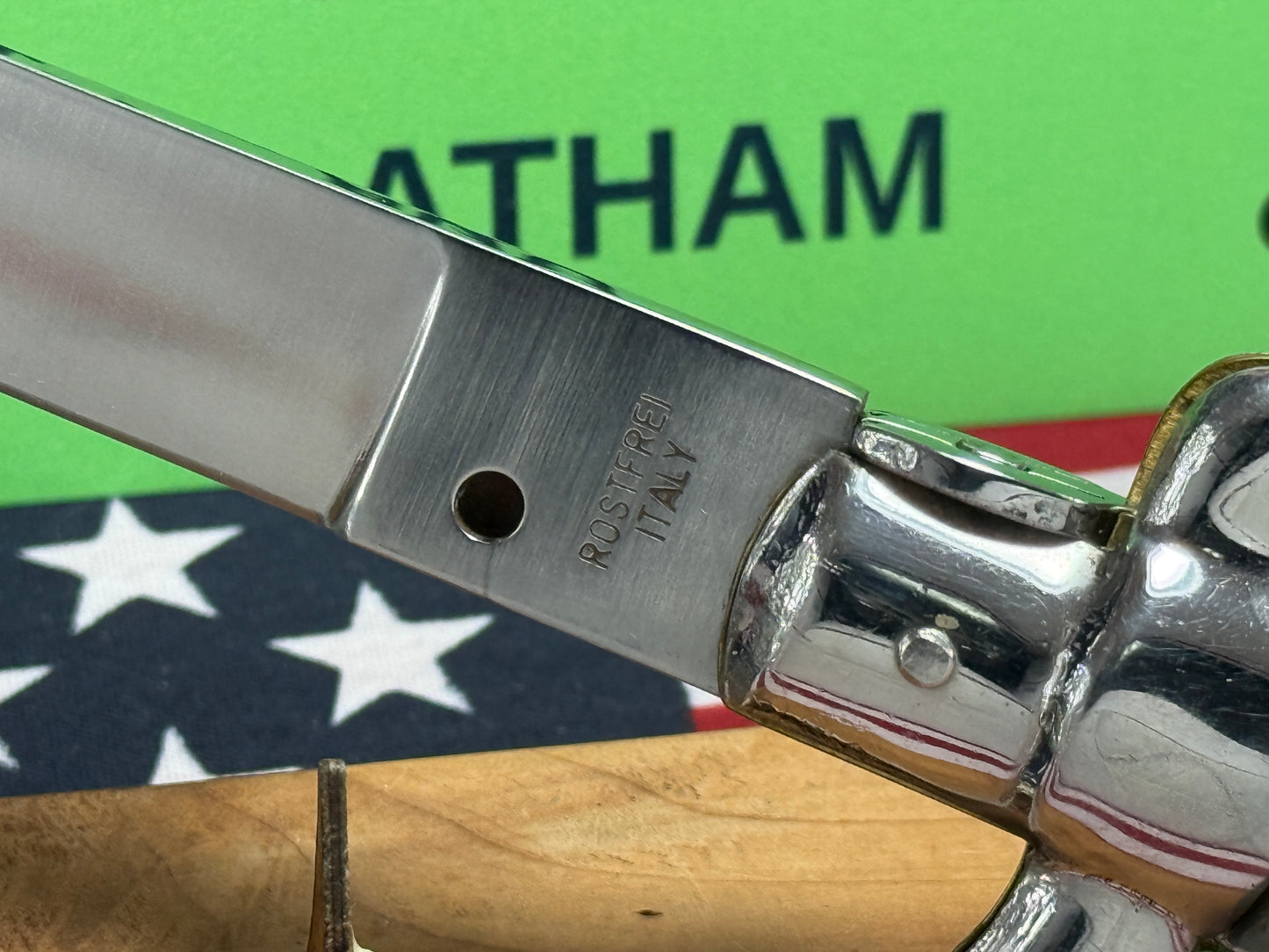 ROSTFREI ITALY 1965-1969 STILETTO SWIVEL BOLSTER 38 CM ITALIAN AUTOMATIC KNIFE TRANSLUCENT BUFFALO HORN HANDLES