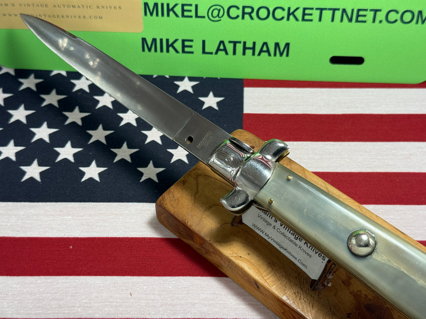 ROSTFREI ITALY 1965-1969 STILETTO SWIVEL BOLSTER 38 CM ITALIAN AUTOMATIC KNIFE TRANSLUCENT BUFFALO HORN HANDLES