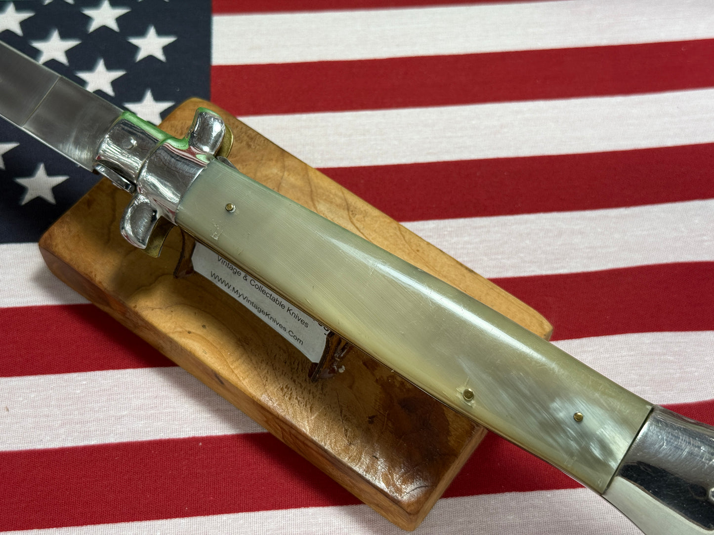 ROSTFREI ITALY 1965-1969 STILETTO SWIVEL BOLSTER 38 CM ITALIAN AUTOMATIC KNIFE TRANSLUCENT BUFFALO HORN HANDLES