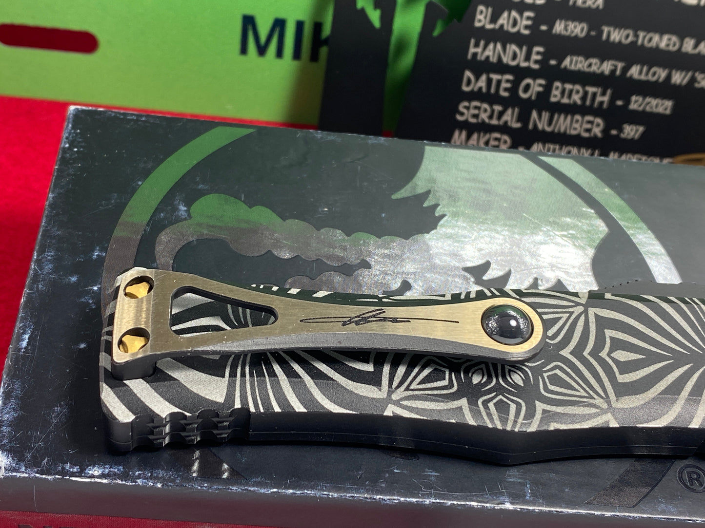 MICROTECH HERA D/E 12/2021 OTF SIGNATURE SERIES SOURCE ARTWORK 702-1 TSOS S/N 397 TACTICAL AUTOMATIC KNIFE TWO-TONED BLACK W/GOLD ACCENTS