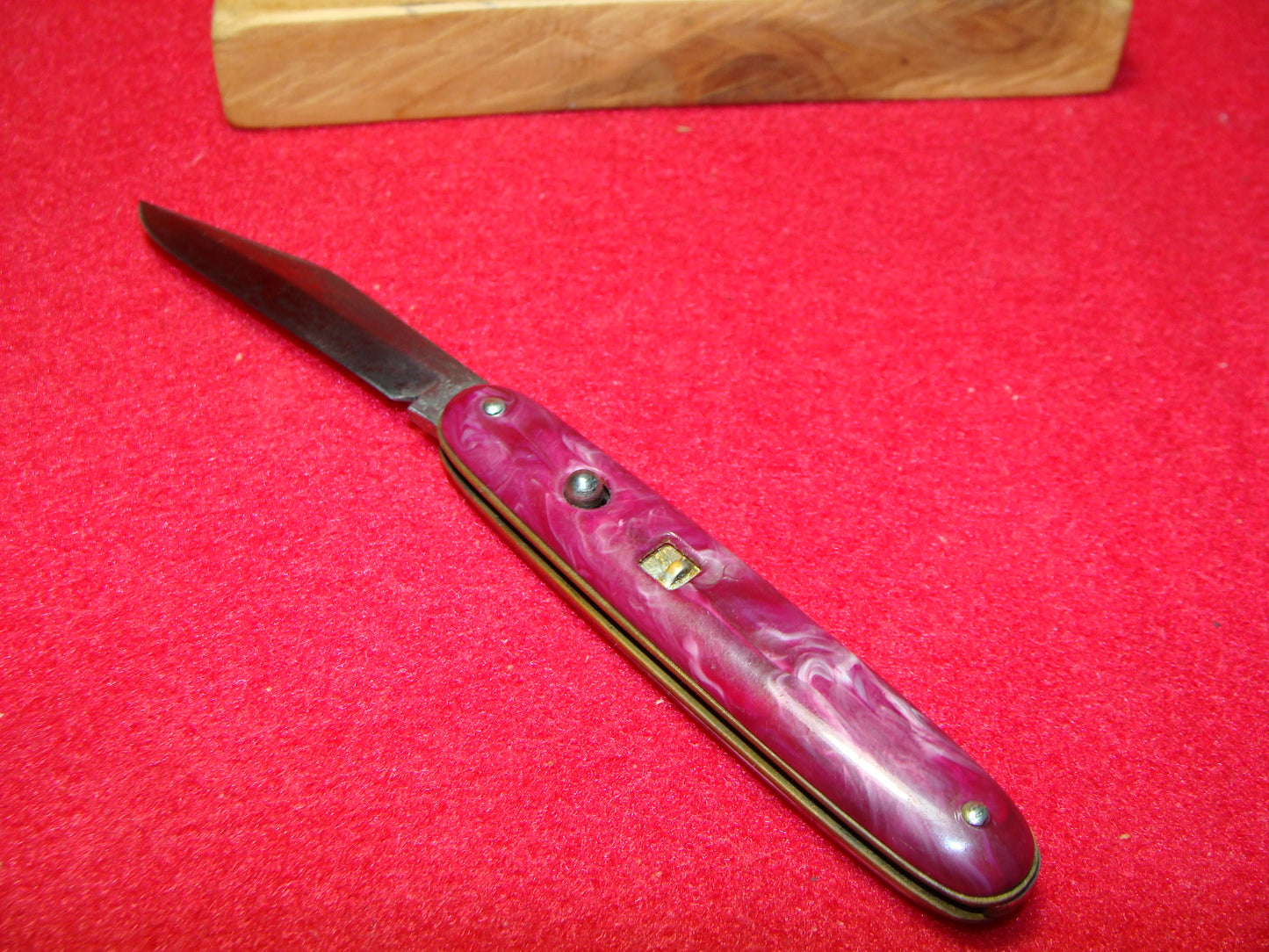 SHUR SNAP COLONIAL USA 1926-56 CIGAR JACK SINGLE BLADE 3 1/2" VINTAGE AMERICAN AUTOMATIC KNIFE PURPLE SWIRL COMPOSITION HANDLES