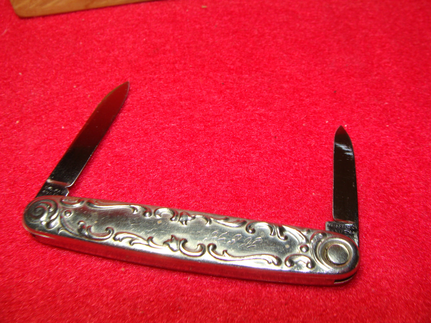 PRESS BUTTON KNIFE CO. WALDEN NY 1892-1923 TWIN BLADE DOUBLE BUTTON 3 3/8" VINTAGE AMERICAN AUTOMATIC KNIFE STERLING SILVER HANDLES