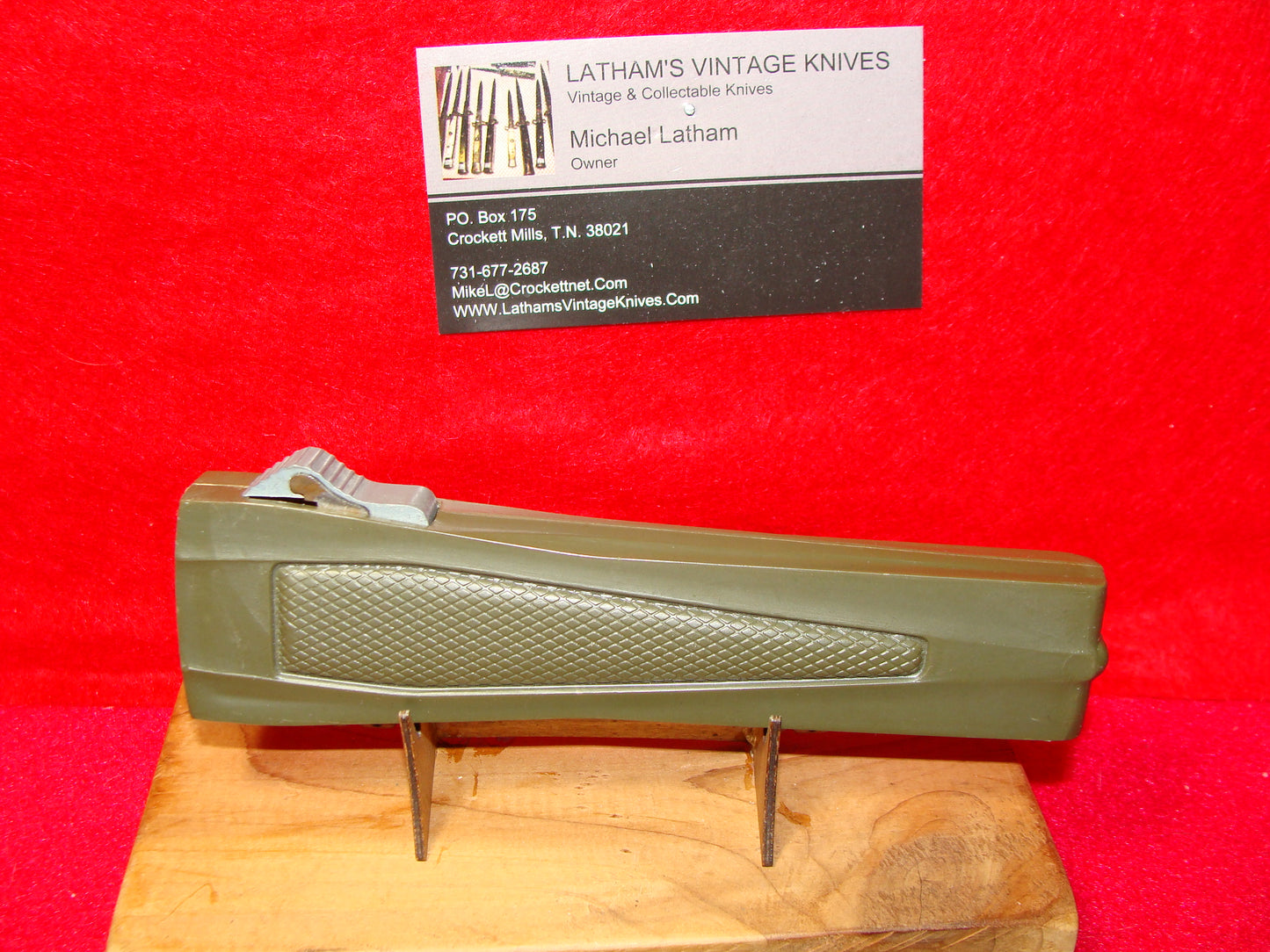 PANZERMESSER SOLINGEN GERMANY 1965-75 GERMAN AUTOMATIC OTF DOUBLE ACTION TACTICAL AUTOMATIC KNIFE GREEN PLASTIC HANDLES