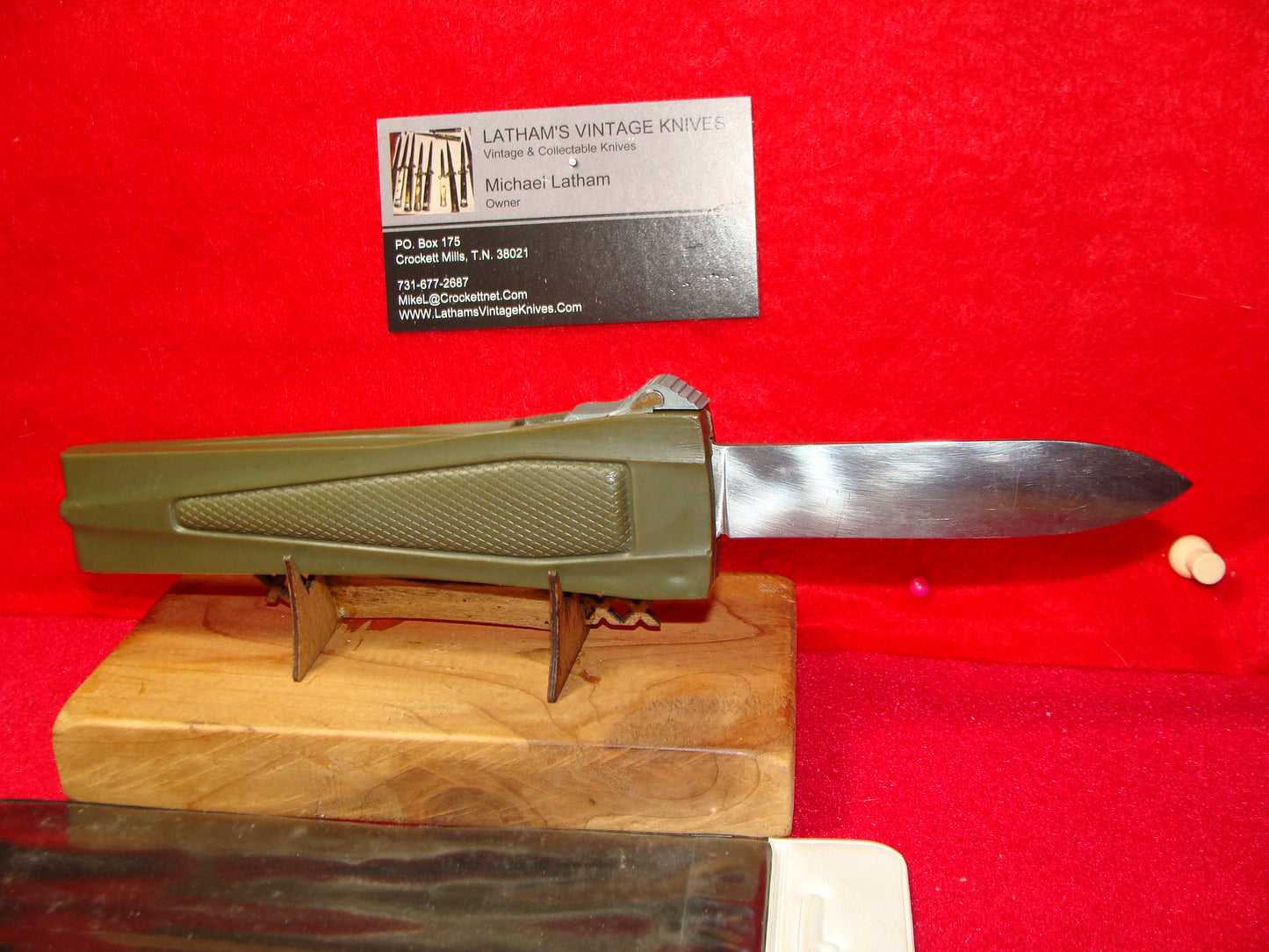 PANZERMESSER SOLINGEN GERMANY 1965-75 GERMAN AUTOMATIC OTF DOUBLE ACTION TACTICAL AUTOMATIC KNIFE GREEN PLASTIC HANDLES