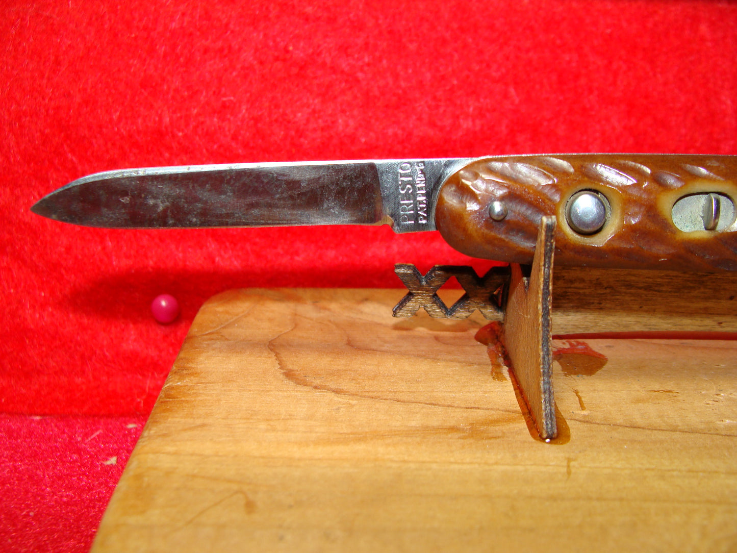 PRESTO GEO. SCHRADE CUT CO. BRIDGEPORT CONN. 1929-56 TWIN BLADE DOUBLE BUTTON "GIRL SCOUT" 3 3/8" WITH BAIL VINTAGE AMERICAN AUTOMATIC KNIFE BROWN JIGGED BONE HANDLES