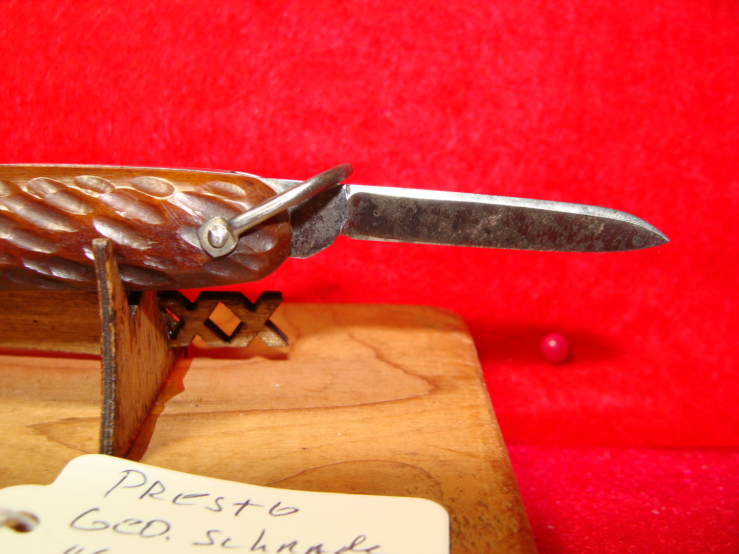 PRESTO GEO. SCHRADE CUT CO. BRIDGEPORT CONN. 1929-56 TWIN BLADE DOUBLE BUTTON "GIRL SCOUT" 3 3/8" WITH BAIL VINTAGE AMERICAN AUTOMATIC KNIFE BROWN JIGGED BONE HANDLES