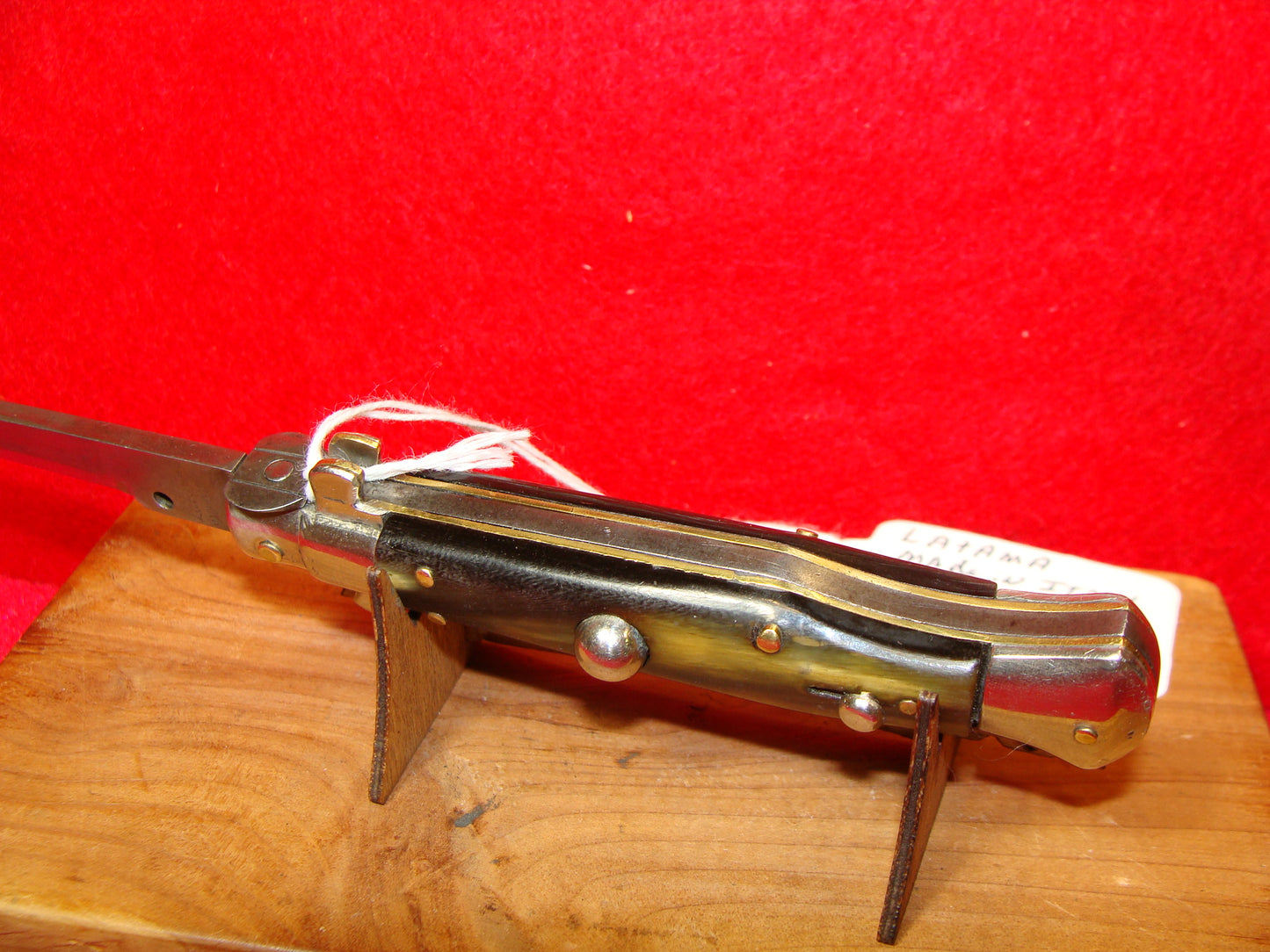 LATAMA MADE IN ITALY 1947-49 FLAT GUARD WASP STILETTO PICK LOCK 6 3/4" ITALIAN AUTOMATIC KNIFE BUFFALO HORN HANDLES