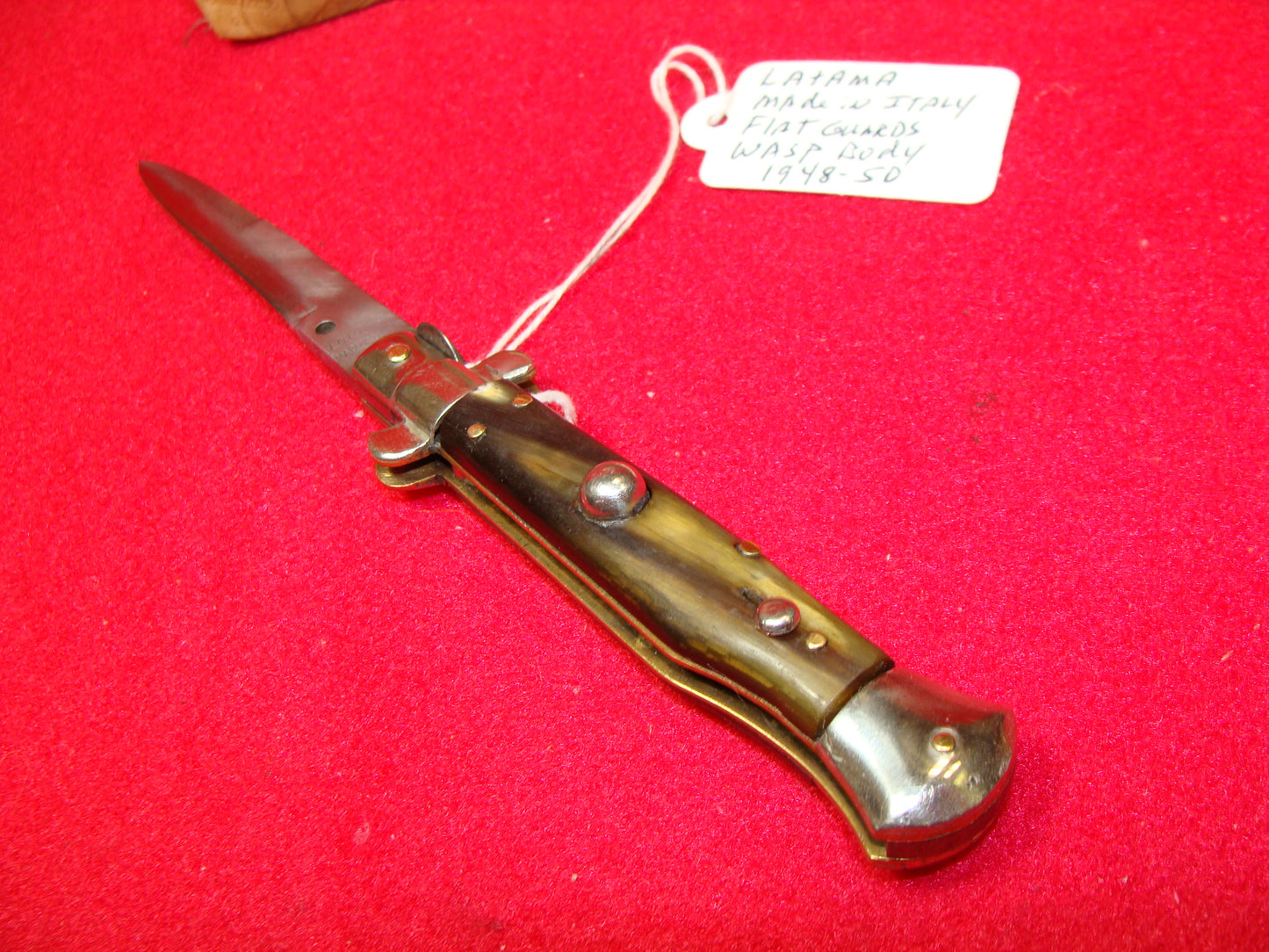 LATAMA MADE IN ITALY 1947-49 FLAT GUARD WASP STILETTO PICK LOCK 6 3/4" ITALIAN AUTOMATIC KNIFE BUFFALO HORN HANDLES