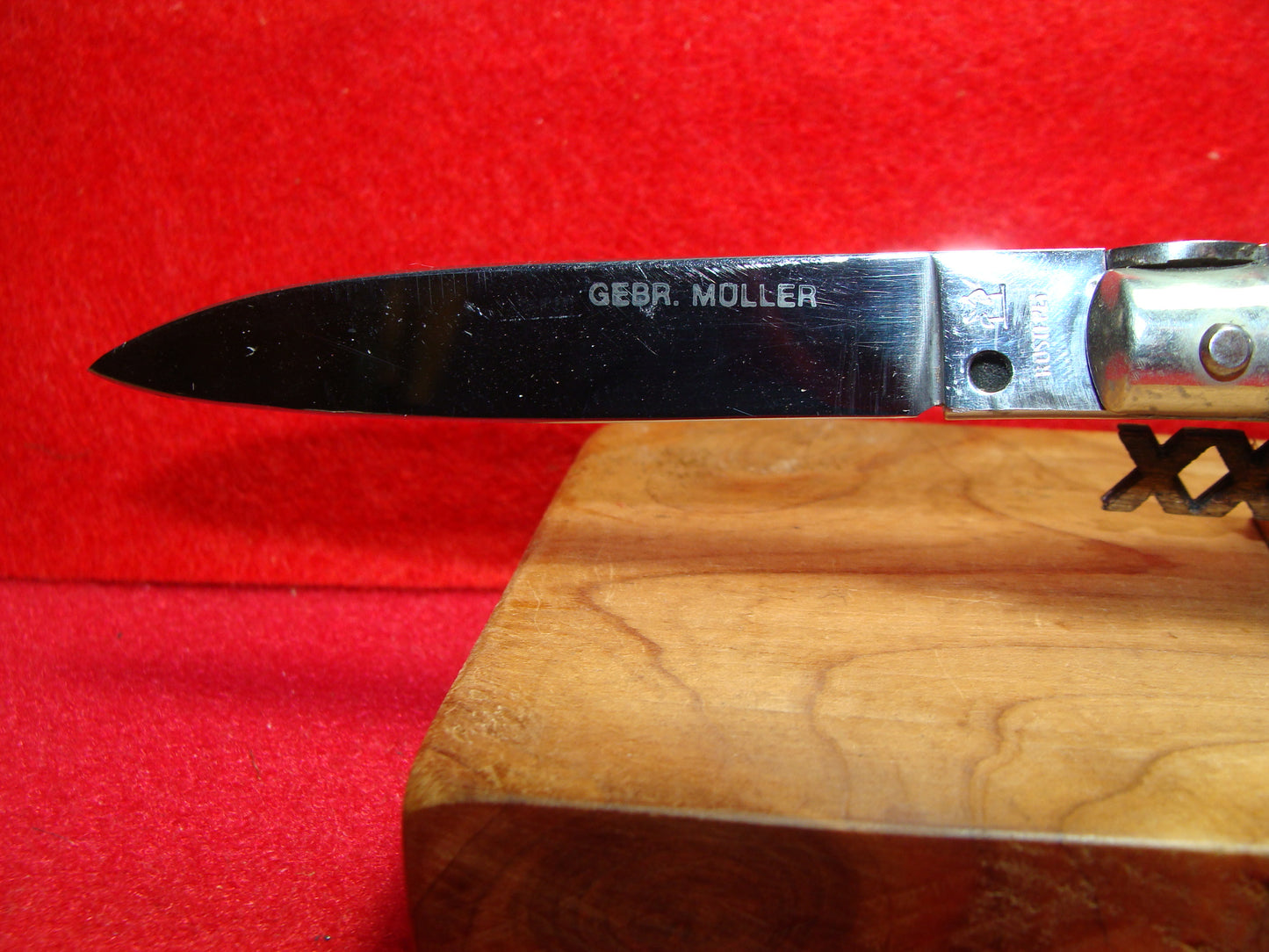 KISSING CRANE ROSTFREI 1960-68 GEBR. MOLLER HUMPBACK LOCK BACK ITALIAN AUTOMATIC KNIFE CRACKED ICE COMPOSITION HANDLES