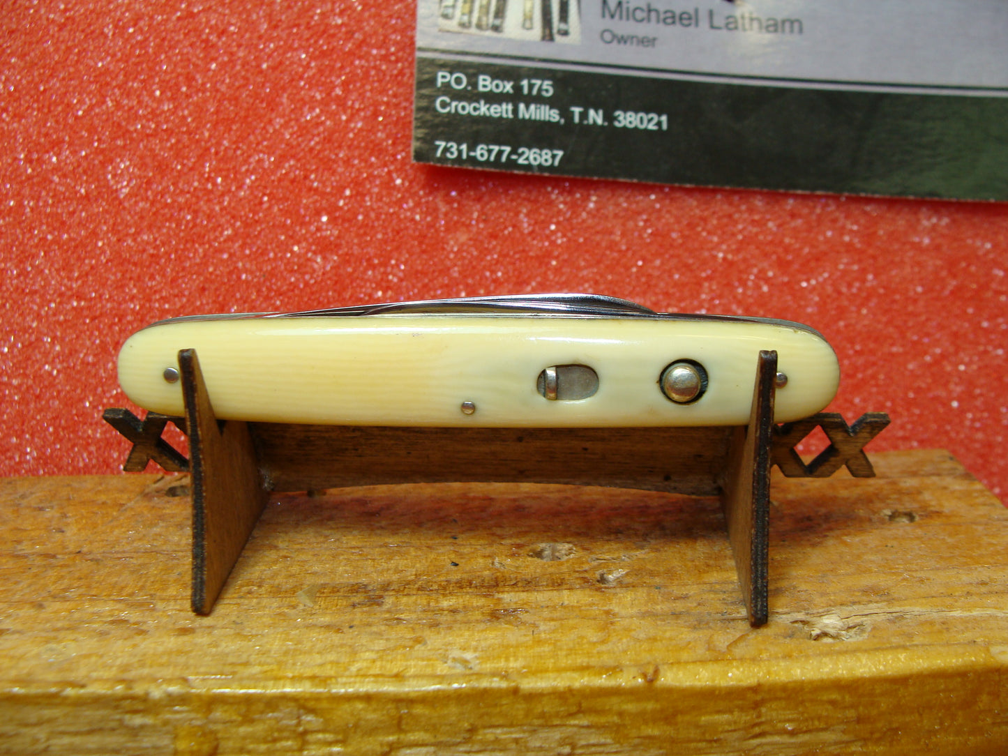 SCHRADE CUT CO. WALDEN NY 1916-46 VINTAGE AMERICAN AUTOMATIC KNIFE 2 7/8" TWIN BLADE DOUBLE BUTTON IMITATION IVORY CELLULOID HANDLES ETCH: BRUCE H. SEABRIGHT.