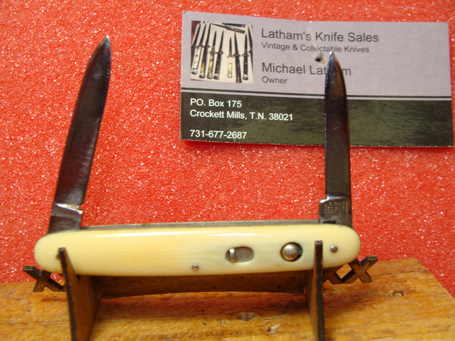 SCHRADE CUT CO. WALDEN NY 1916-46 VINTAGE AMERICAN AUTOMATIC KNIFE 2 7/8" TWIN BLADE DOUBLE BUTTON IMITATION IVORY CELLULOID HANDLES ETCH: BRUCE H. SEABRIGHT.