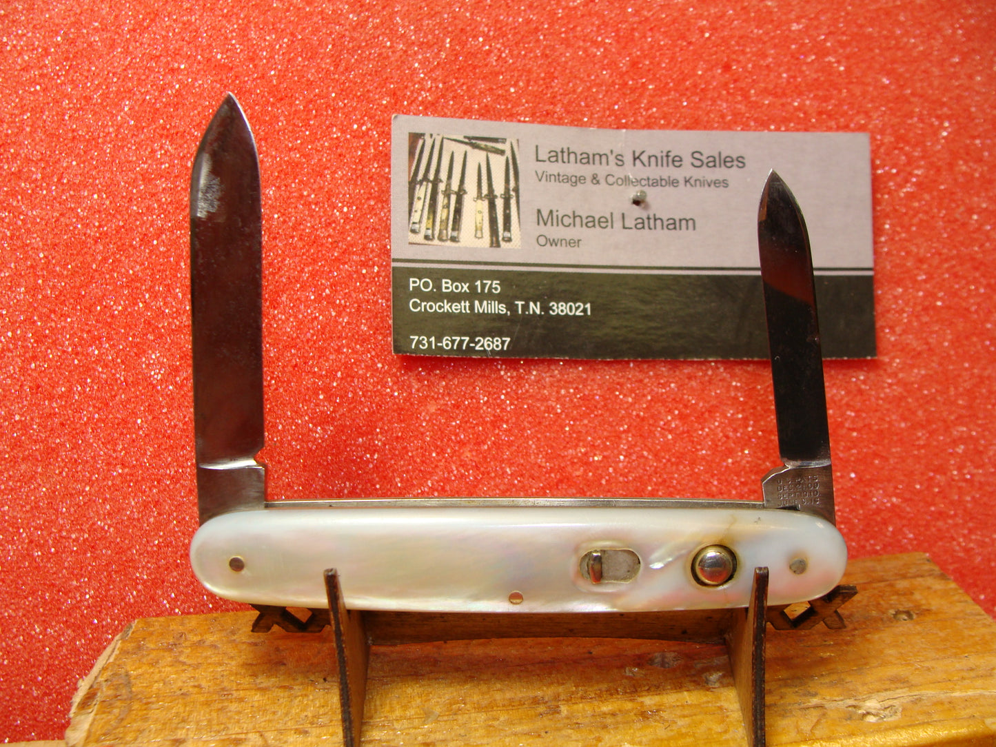 SCHRADE CUT CO. WALDEN NY 1916-46 VINTAGE AMERICAN AUTOMATIC KNIFE 3 3/8" TWIN BLADE DOUBLE BUTTON PEARL HANDLES, ETCHED: AINSWORTH DYEING MACHINE CO.