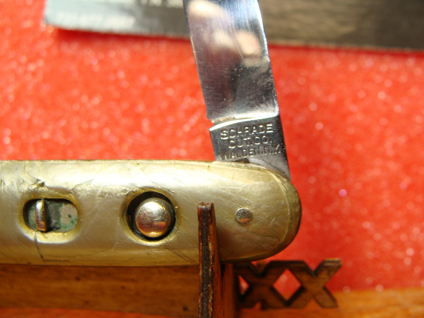 SCHRADE CUT CO. WALDEN NY 1916-46 VINTAGE AMERICAN AUTOMATIC KNIFE 3 3/8" SINGLE BUTTON SMOKED PEARL CELLULOID HANDLES