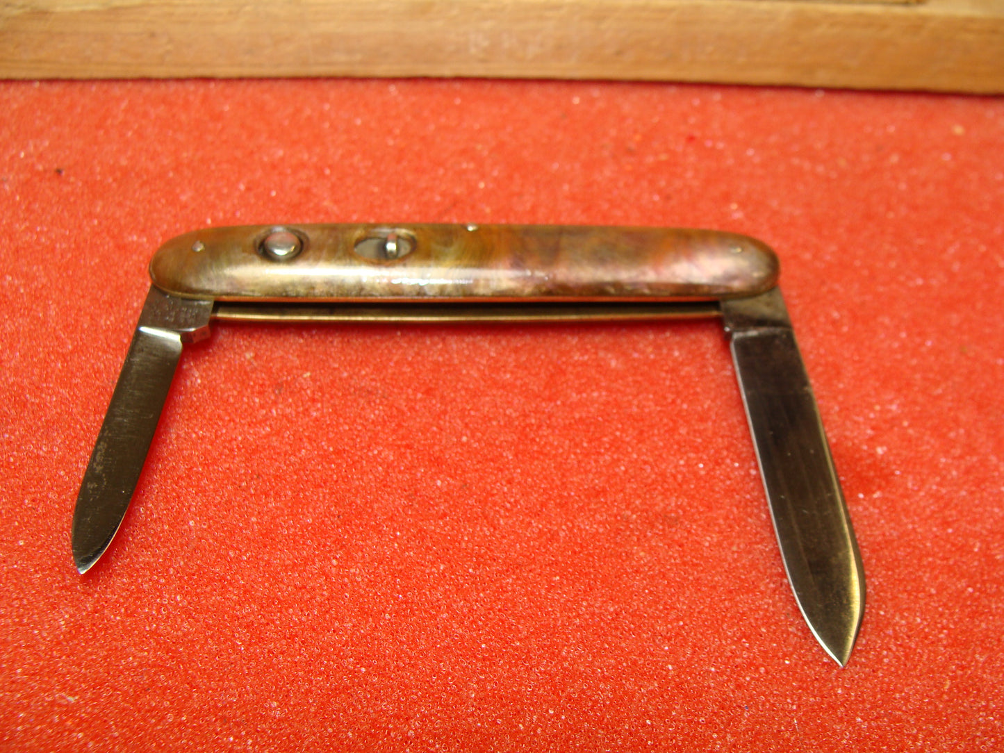 SCHRADE CUT CO. WALDEN NY 1916-46 VINTAGE AMERICAN AUTOMATIC KNIFE 3 3/8" DOUBLE BUTTON PINK PEARL CELLULOID HANDLES