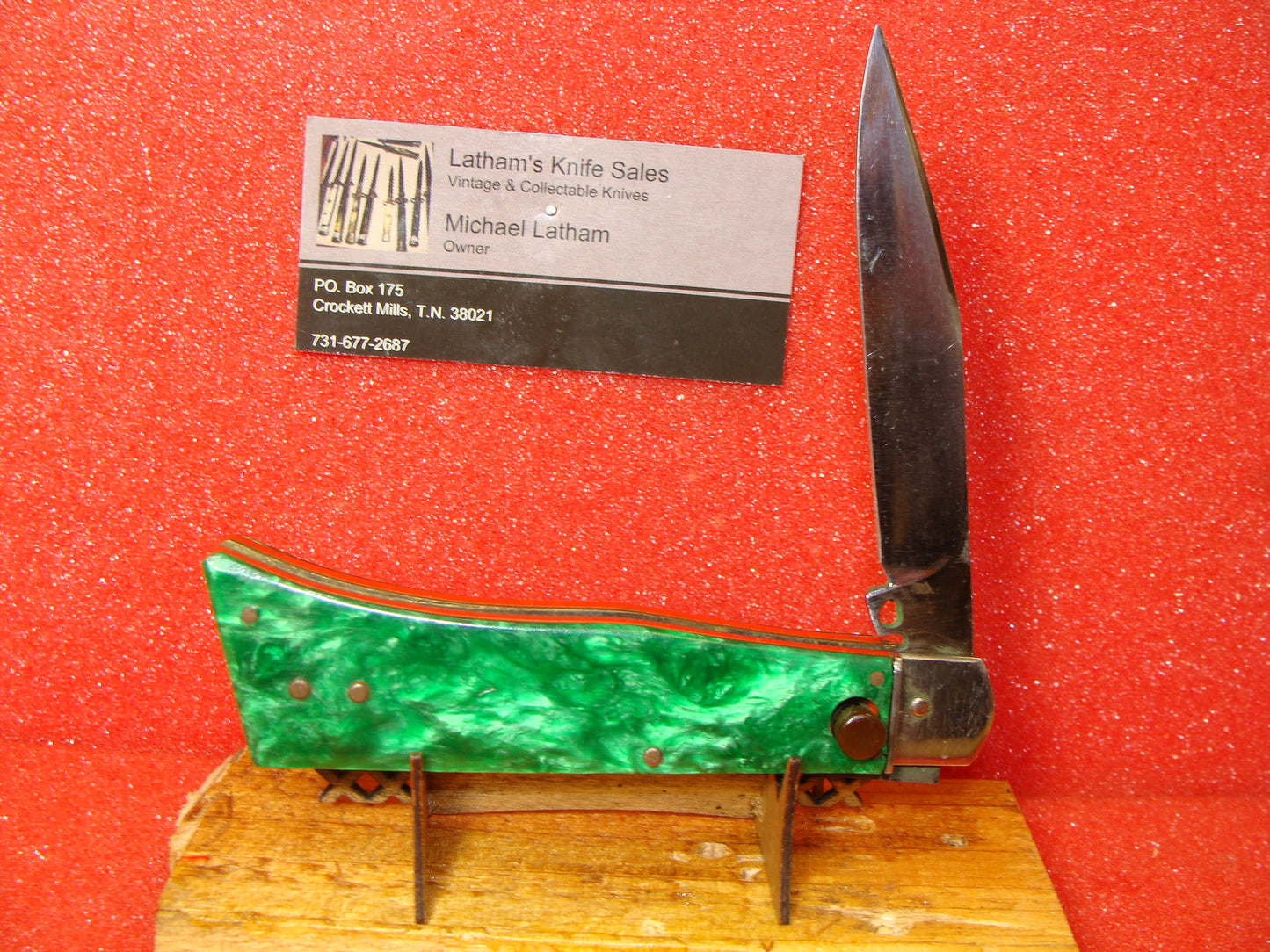 RUSSIAN PRISON 1970S VINTAGE IMPORT AUTOMATIC KNIFE GREEN COMPOSITION HANDLES