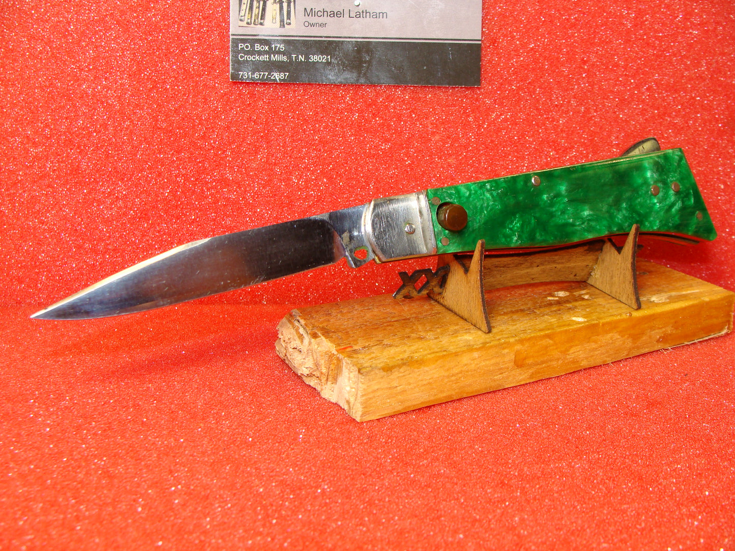 RUSSIAN PRISON 1970S VINTAGE IMPORT AUTOMATIC KNIFE GREEN COMPOSITION HANDLES