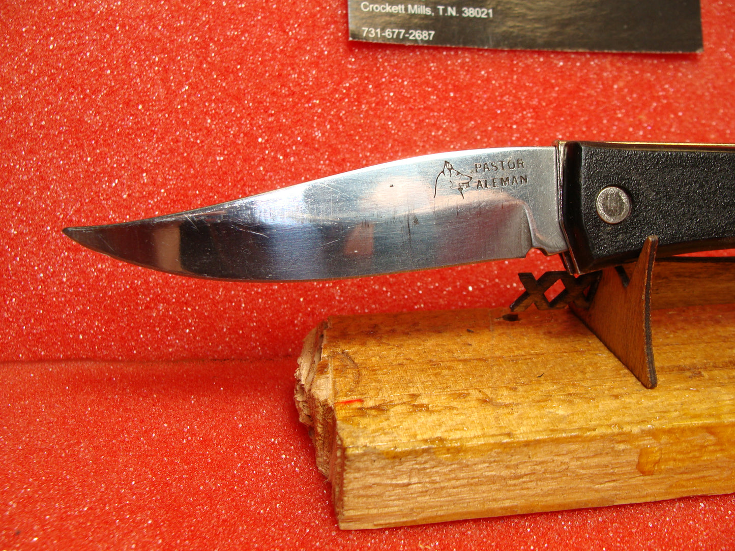 PASTOR ALEMAN 1970S MEXICIAN PULL TAB VINTAGE IMPORTED AUTOMATIC KNIFE BLACK PLASTIC HANDLES