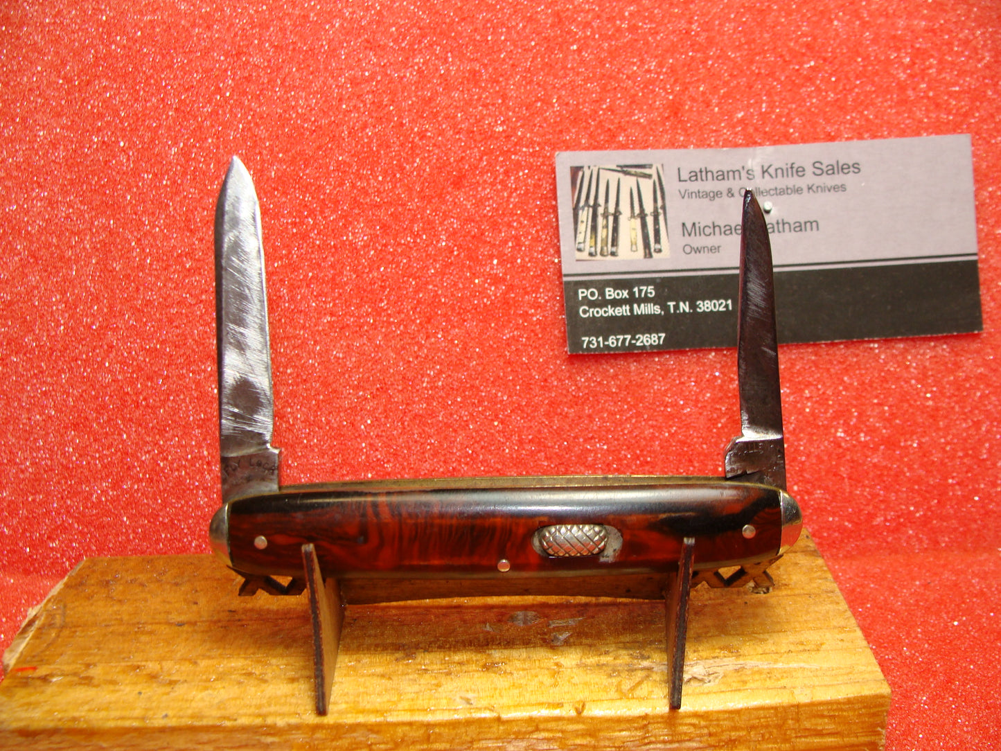 CHALLENGE CUTLERY CO. BRIDGEPORT CONN. 1918-23 FLY LOCK VINTAGE AMERICAN AUTOMATIC KNIFE 3 3/8 DOUBLE BUTTON CELLULOID RED FIBER HANDLES