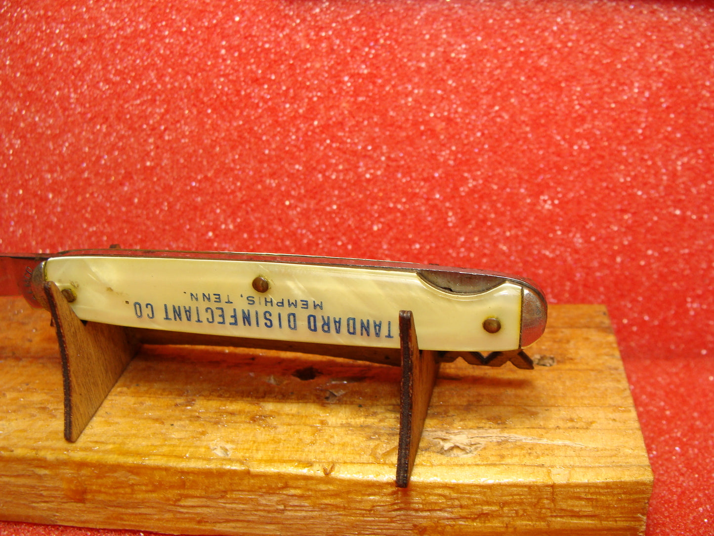 CAMCO CAMILLUS CUTLERY CO. 1940-46 VINTAGE AMERICAN AUTOMATIC KNIFE 3 1/8" SINGLE BLADE LOCK RELEASE CRACKED ICE CELLULOID HANDLES ETCHED: MEMPHIS TN. STANDARD DISINFECTANT CO.