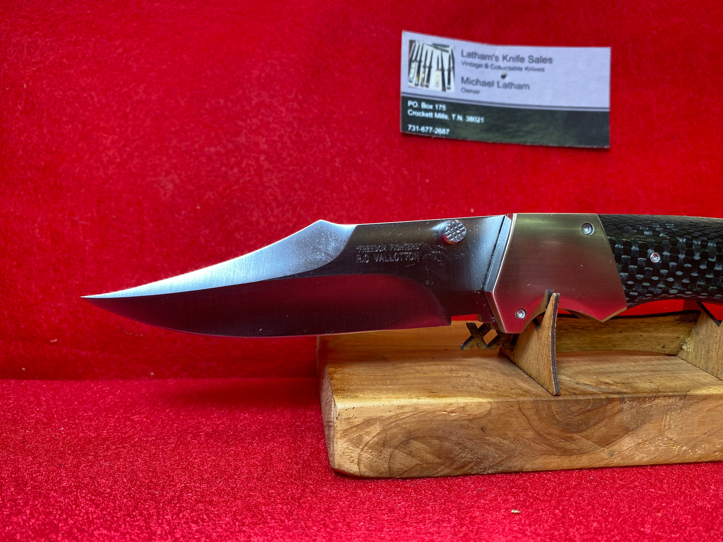 VALLOTTON, R.C.  "FREEDOM FIGHTERS" 2018-20 CUSTOM AUTOMATIC KNIFE DOUBLE ACTION SCALE RELEASE CARBON FIBER HANDLES