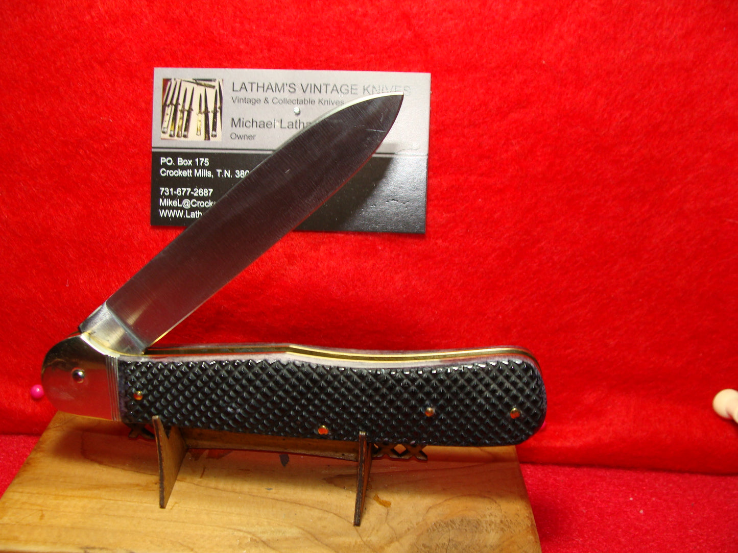 HUBERTUS CUTLERY SOLINGEN GERMANY 2004 LEVER AUTOMATIC LARGE GERMAN AUTOMATIC KNIFE PURPLE CHECKERED BONE HANDLES