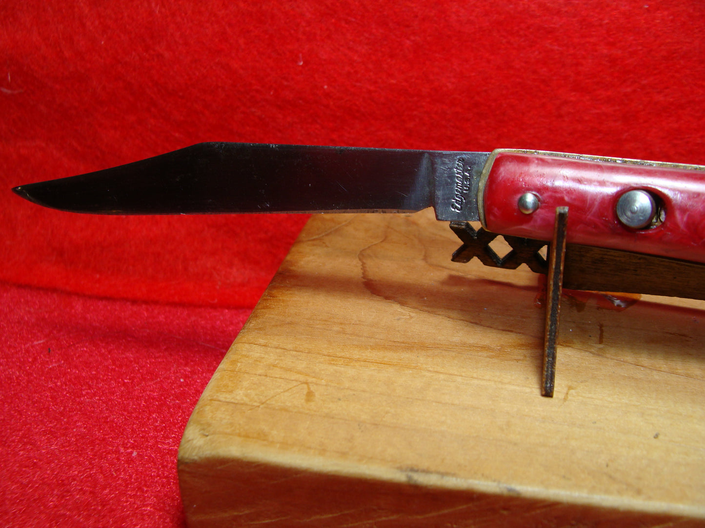 EDGEMASTER USA 1936-56 FISH TAIL SHADOW BOLSTERS 4" VINTAGE AMERICAN AUTOMATIC KNIFE RED COMPOSITION HANDLES