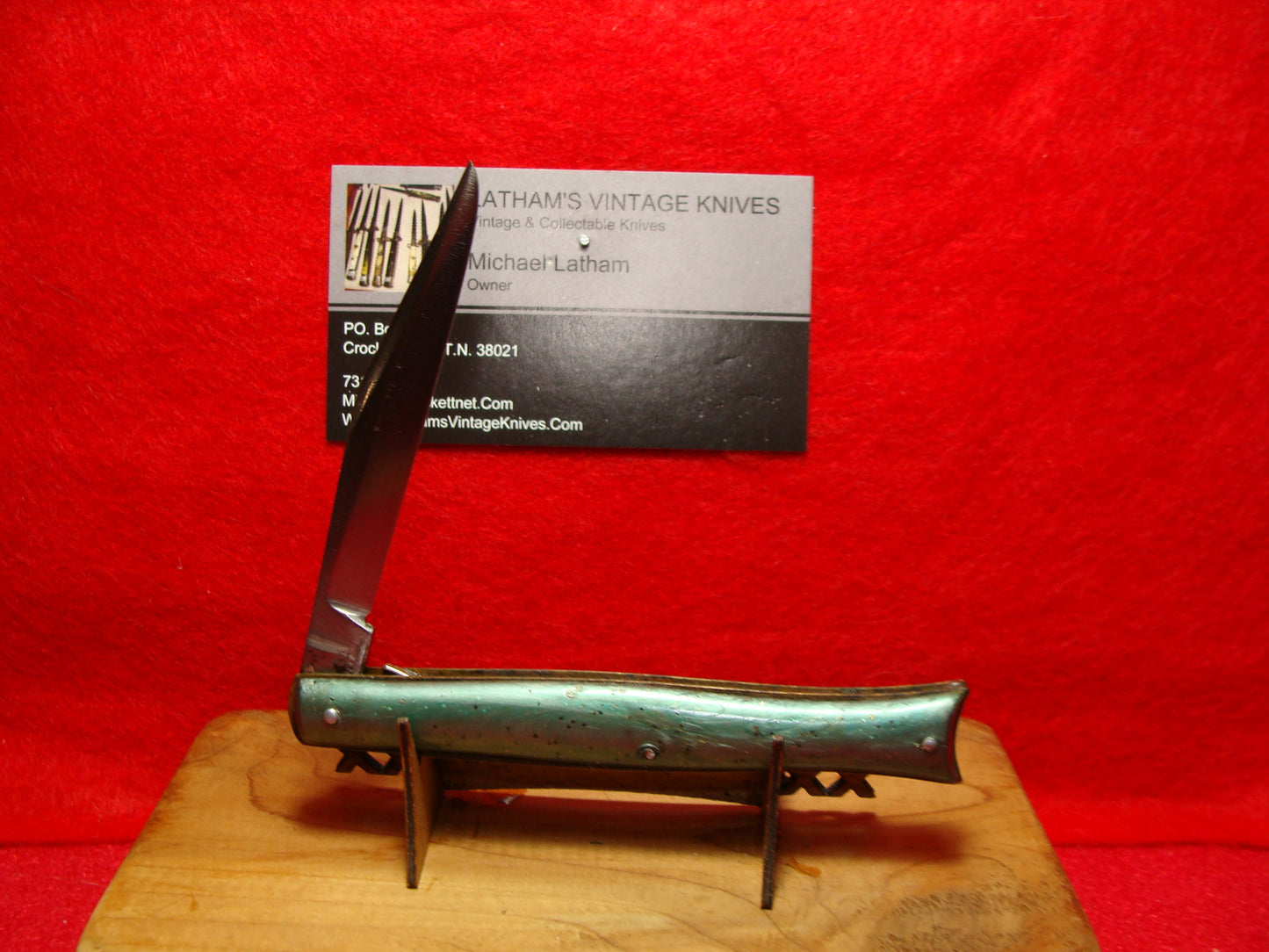 EDGEMASTER USA 1936-56 FISH TAIL SABRE BLADE SHADOW BOLSTERS 4" VINTAGE AMERICAN AUTOMATIC KNIFE BLUE/GREEN METALLIC COMPOSITION HANDLES