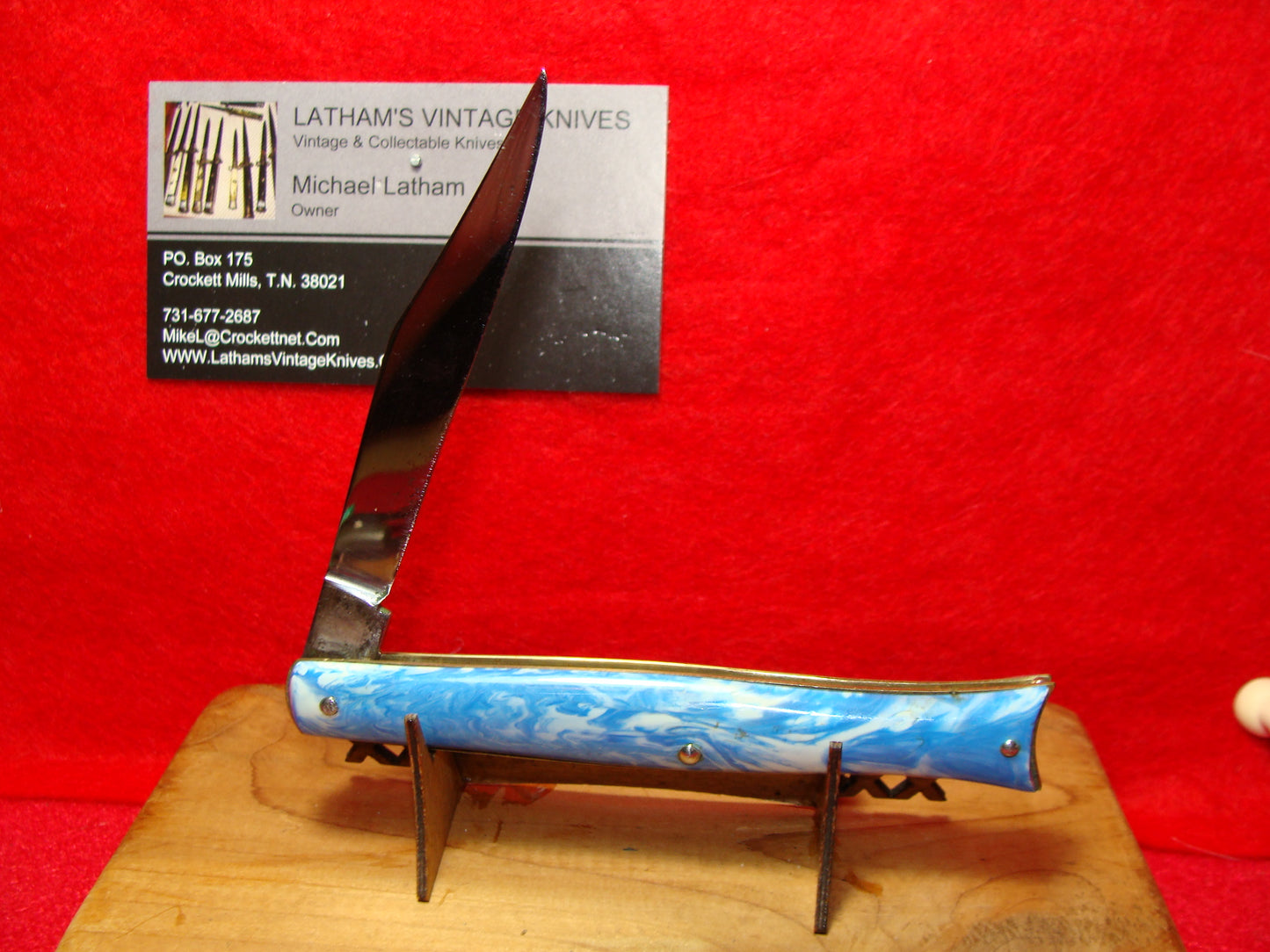 EDGEMASTER USA 1936-56 FISH TAIL SHADOW BOLSTERS 4" VINTAGE AMERICAN AUTOMATIC KNIFE SKY BLUE COMPOSITION HANDLES