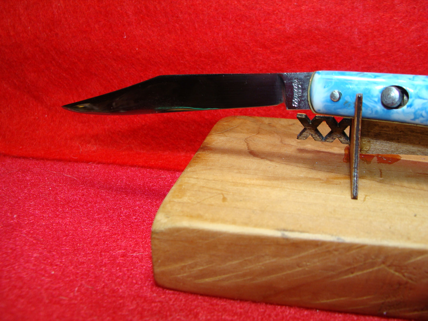 EDGEMASTER USA 1936-56 FISH TAIL SHADOW BOLSTERS 4" VINTAGE AMERICAN AUTOMATIC KNIFE SKY BLUE COMPOSITION HANDLES