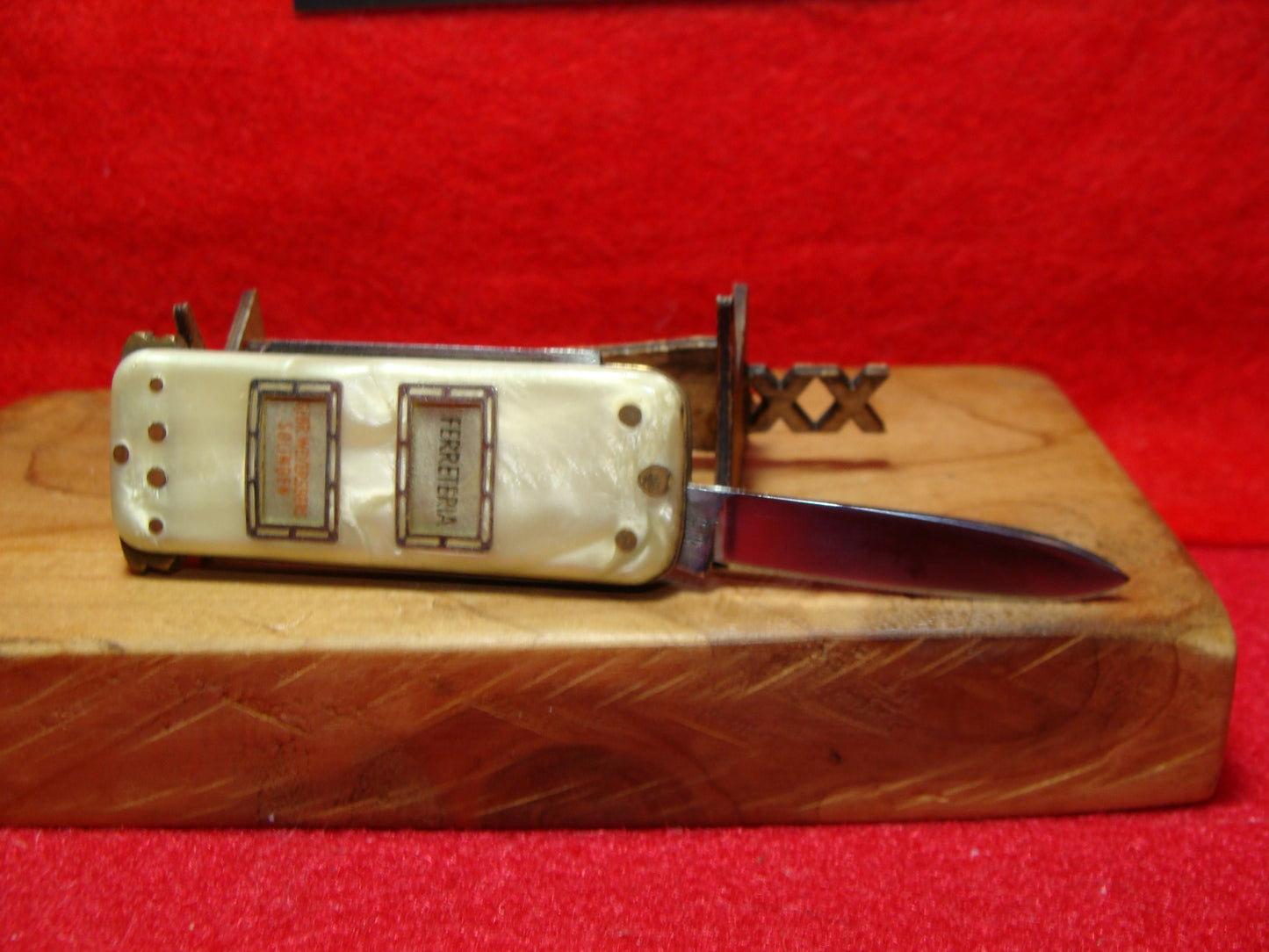 GERB. WEYERSBERG 1950-55 SOLINGEN GERMANY DOUBLE BLADE TAB RELEASE NOVELTY GERMAN AUTOMATIC KNIFE CRACKED ICE CELLULOID HANDLES