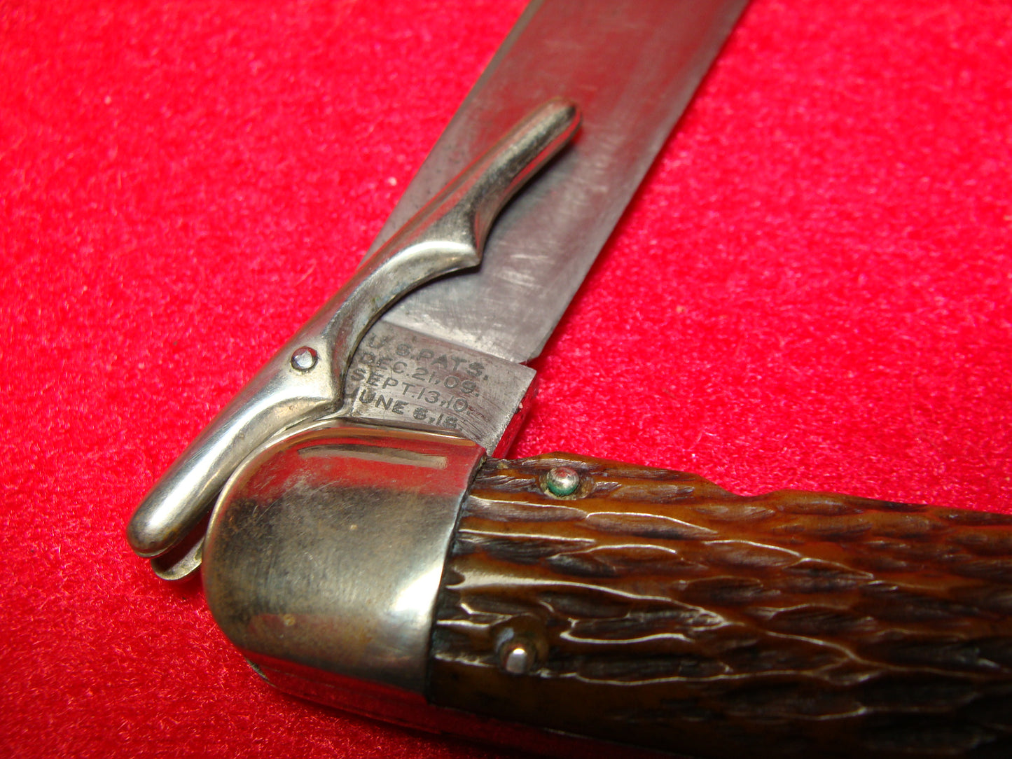 SCHRADE CUT CO. WALDEN NY 1916-46 SWING GUARD LOCK BACK HUNTERS PRIDE VINTAGE AMERICAN AUTOMATIC KNIFE PEACH SEED JIGGED BONE HANDLES