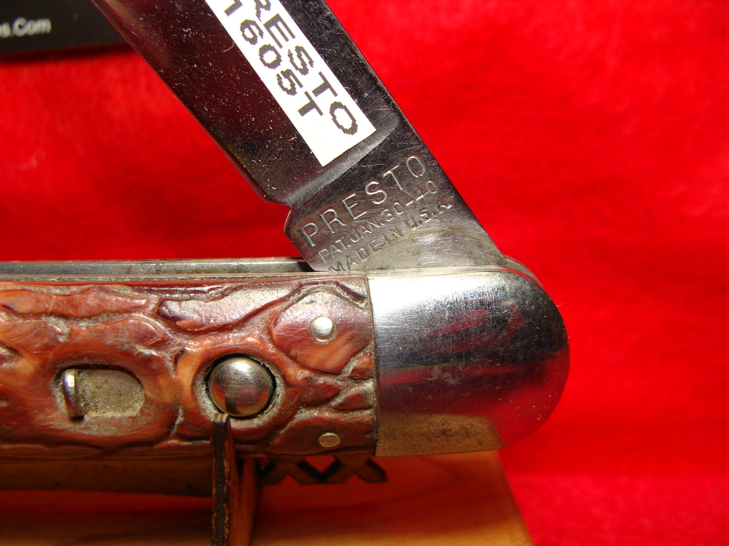 PRESTO GEO. SCHRADE CUT. BRIDGEPORT CONN. 1929-56 VINTAGE AMERICAN AUTOMATIC KNIFE 5" RED WORMED GROOVED COMPOSITION HANDLES