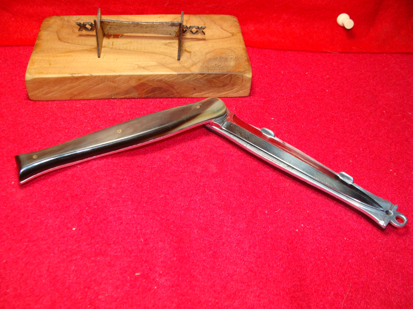 G C CO ITALY 1950-58 MANUAL OPEN TRI-FOLDING FISH TAIL ITALIAN BUFFALO HORN HANDLES