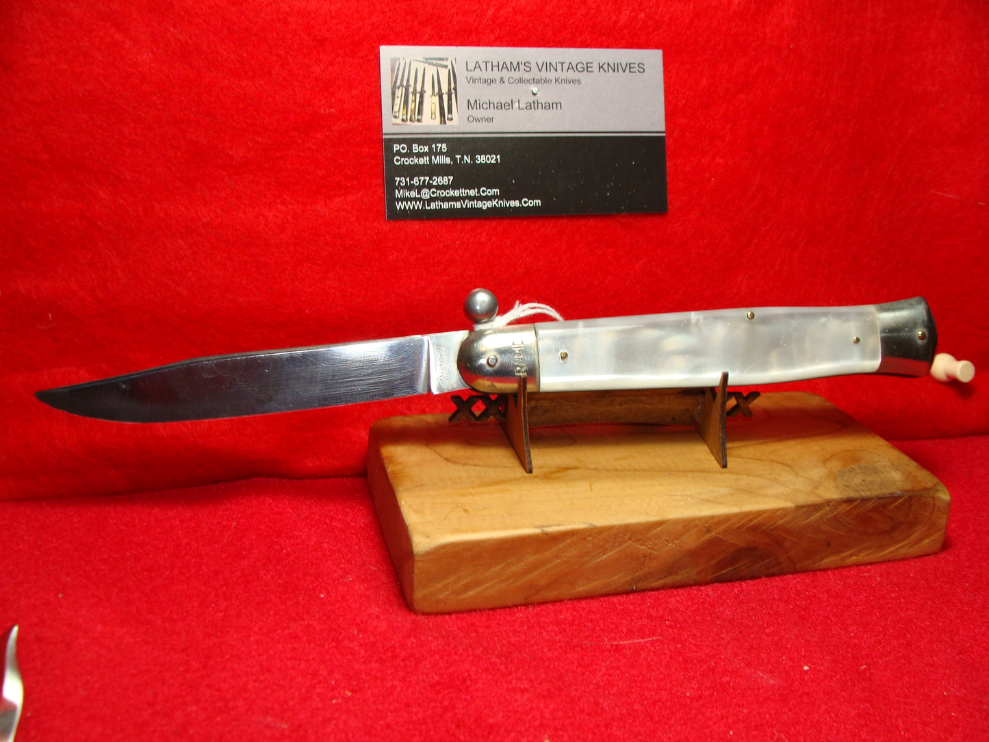 RAPID ROSTFREI ITALY 1965-68 MANUAL OPEN ITALIAN MANUAL KNIFE WHITE PEARLEX HANDLES