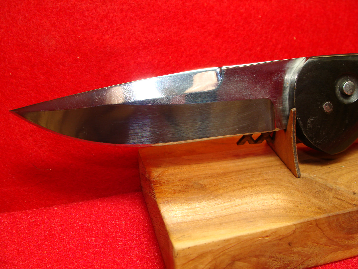 HUCK CUSTOM 1993 JAMES HUCKEBA SEAL TYPE TACTICAL AUTOMATIC KNIFE CUSTOM KNIFE BLACK HANDLES