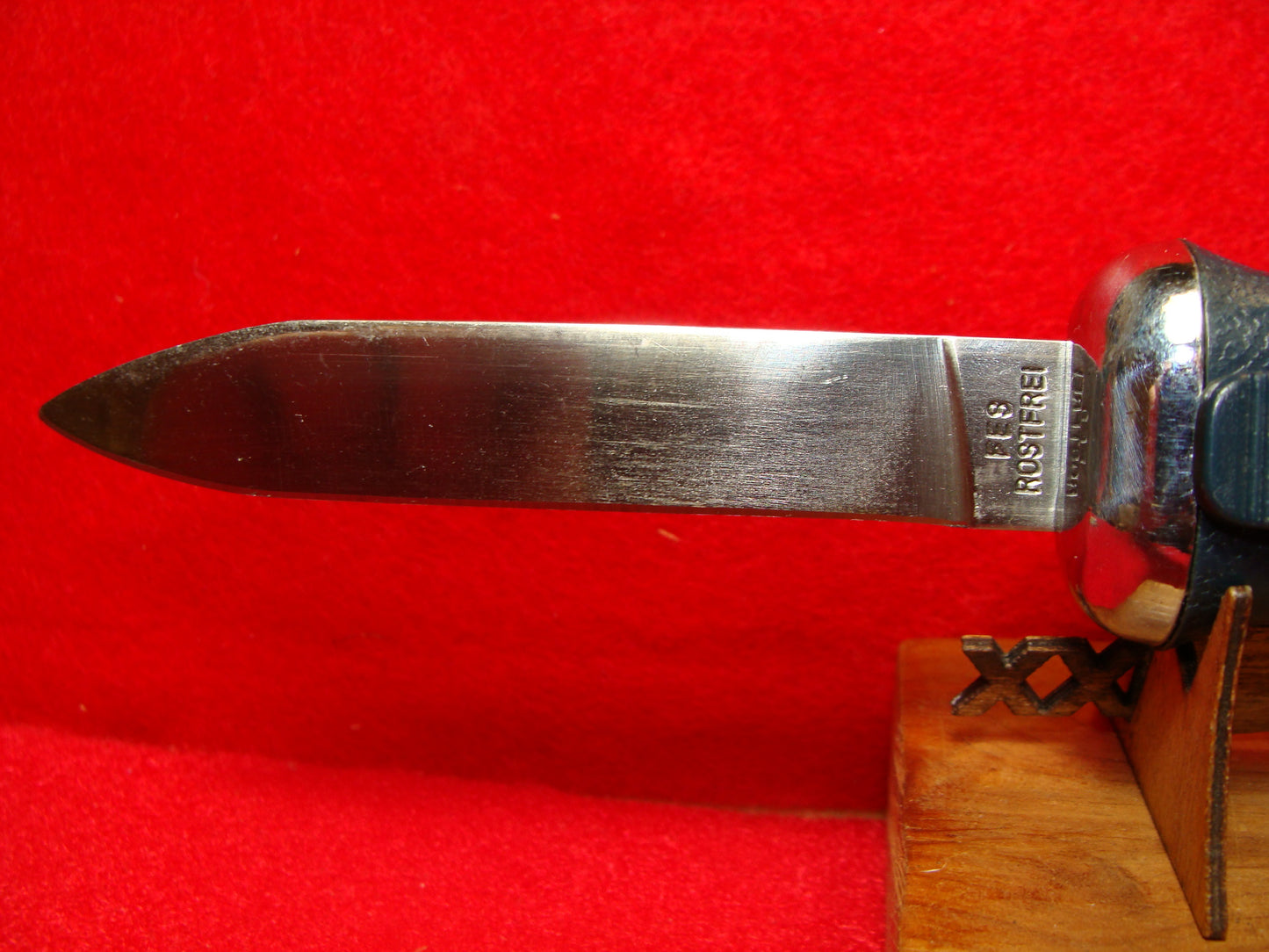 FES ROSTFREI OTF 1970-78 TOP AUTOMATIC VINTAGE IMPORTED AUTOMATIC KNIFE BLUE COMPOSITION HANDLES