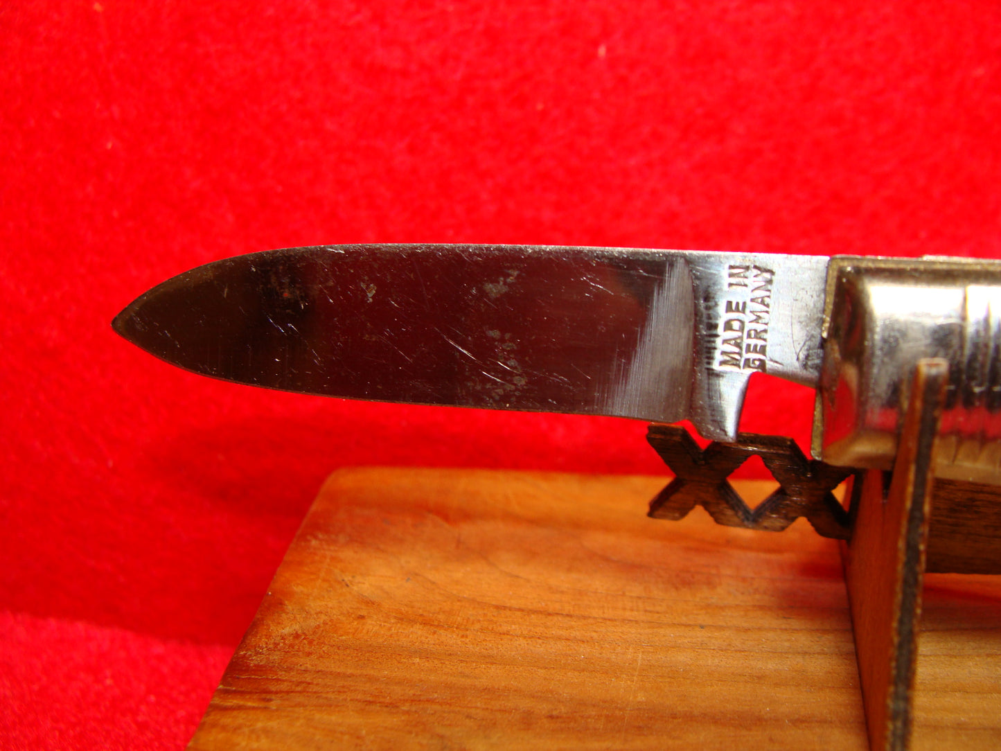 MADE IN GERMANY B.PA FOREIGN PAT. PEND. 1950-59 TAP RELEASE JACK KNIFE GERMAN AUTOMATIC KNIFE PICTURE ART SHELL WRAP HANDLES